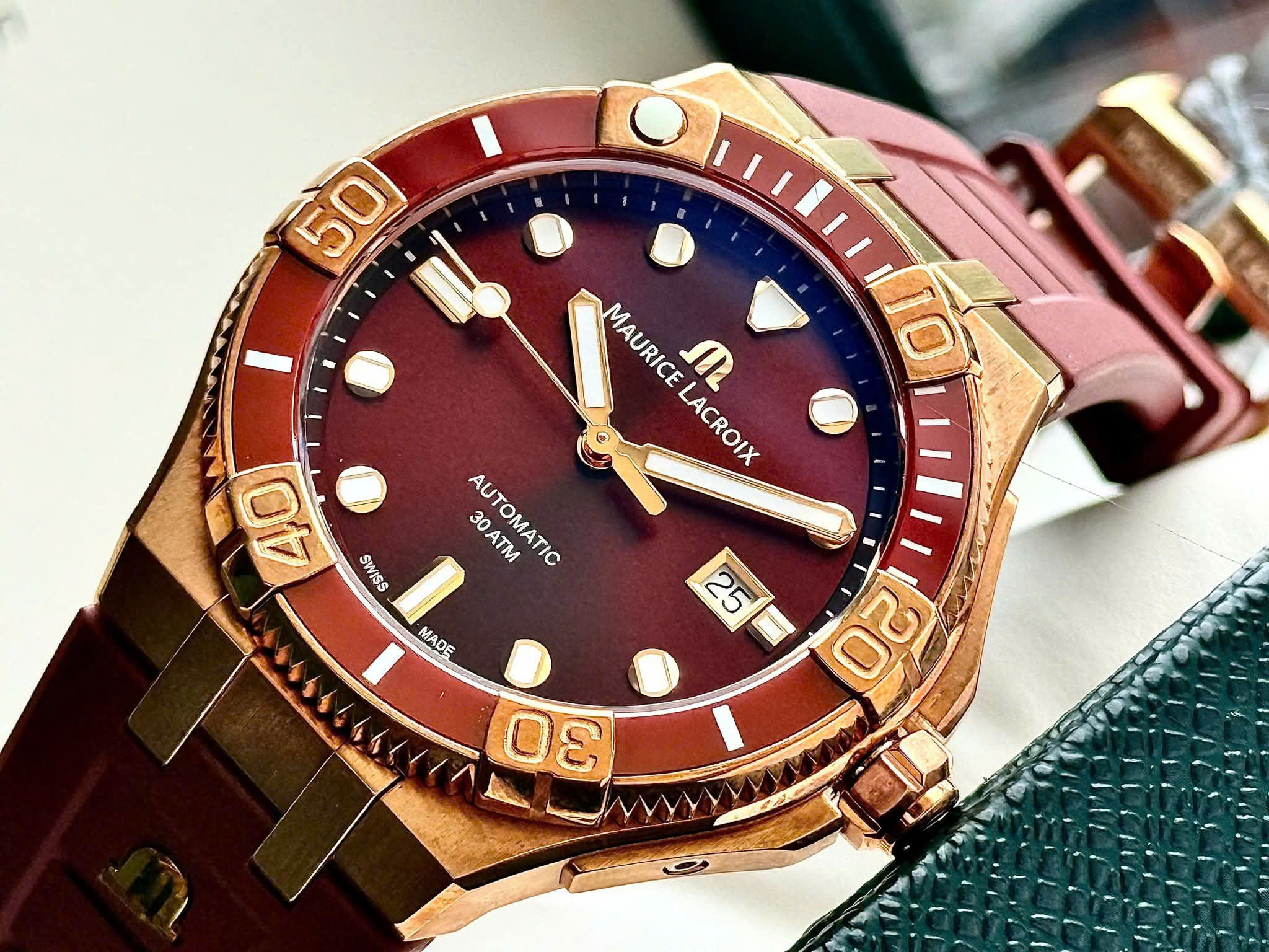 ĐỒNG HỒ NAM Maurice Lacroix Quartz AI6058-BRZ6B-530-6 ( AI6058BRZ6B5306 )