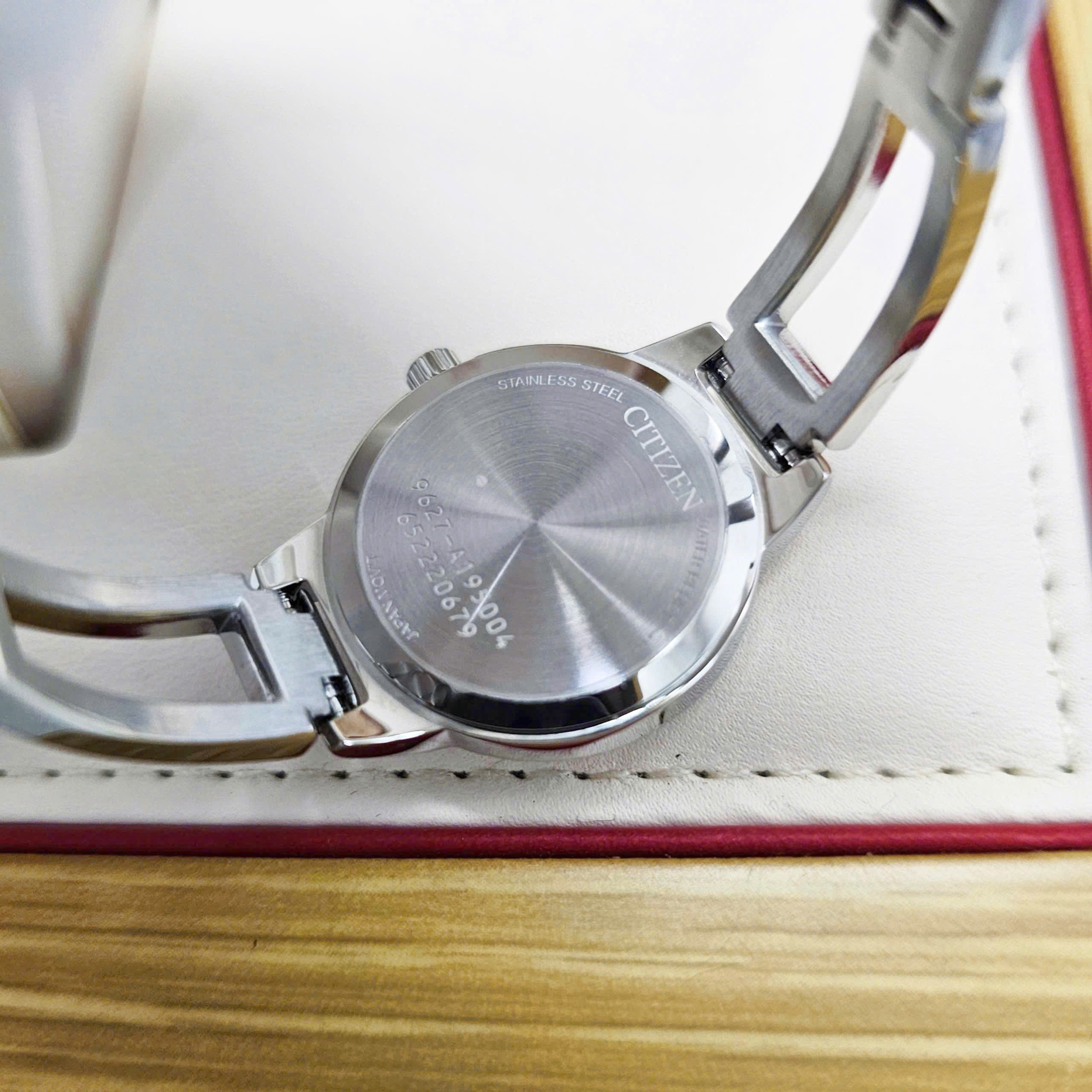 Ảnh 2 của Đồng Hồ Nữ Citizen Quartz EZ7011-88D