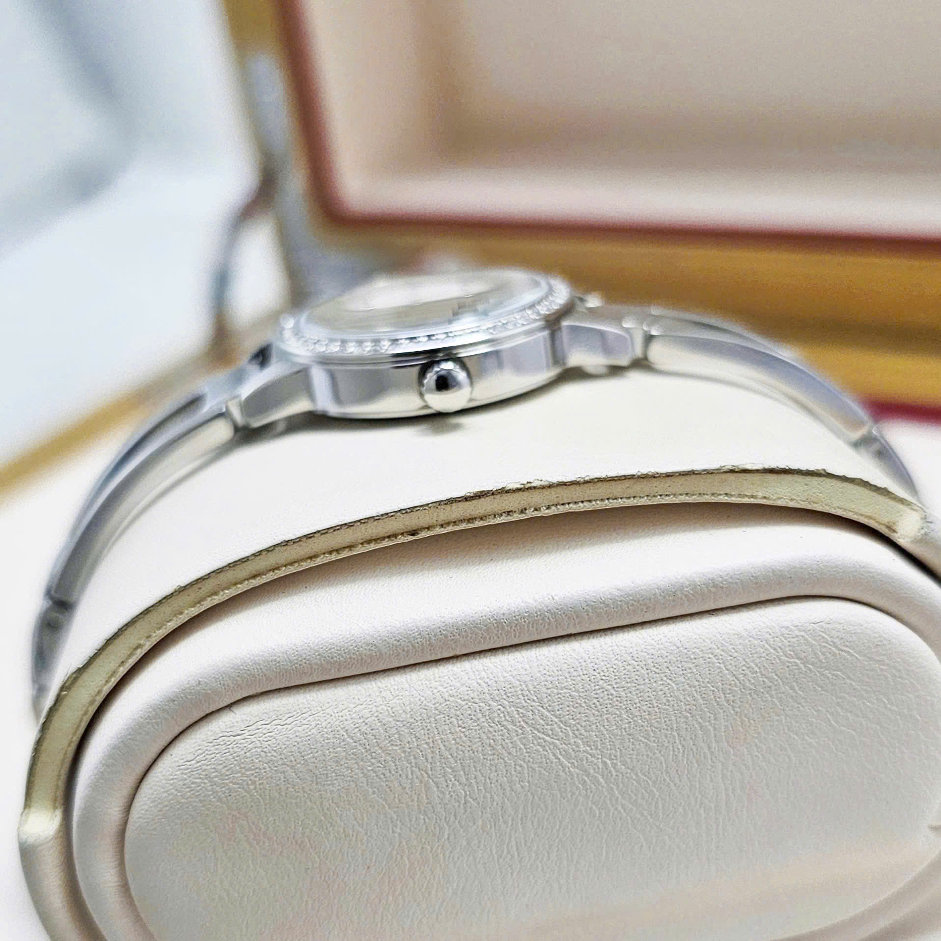 Ảnh 6 của Đồng Hồ Nữ Citizen Quartz EZ7011-88D