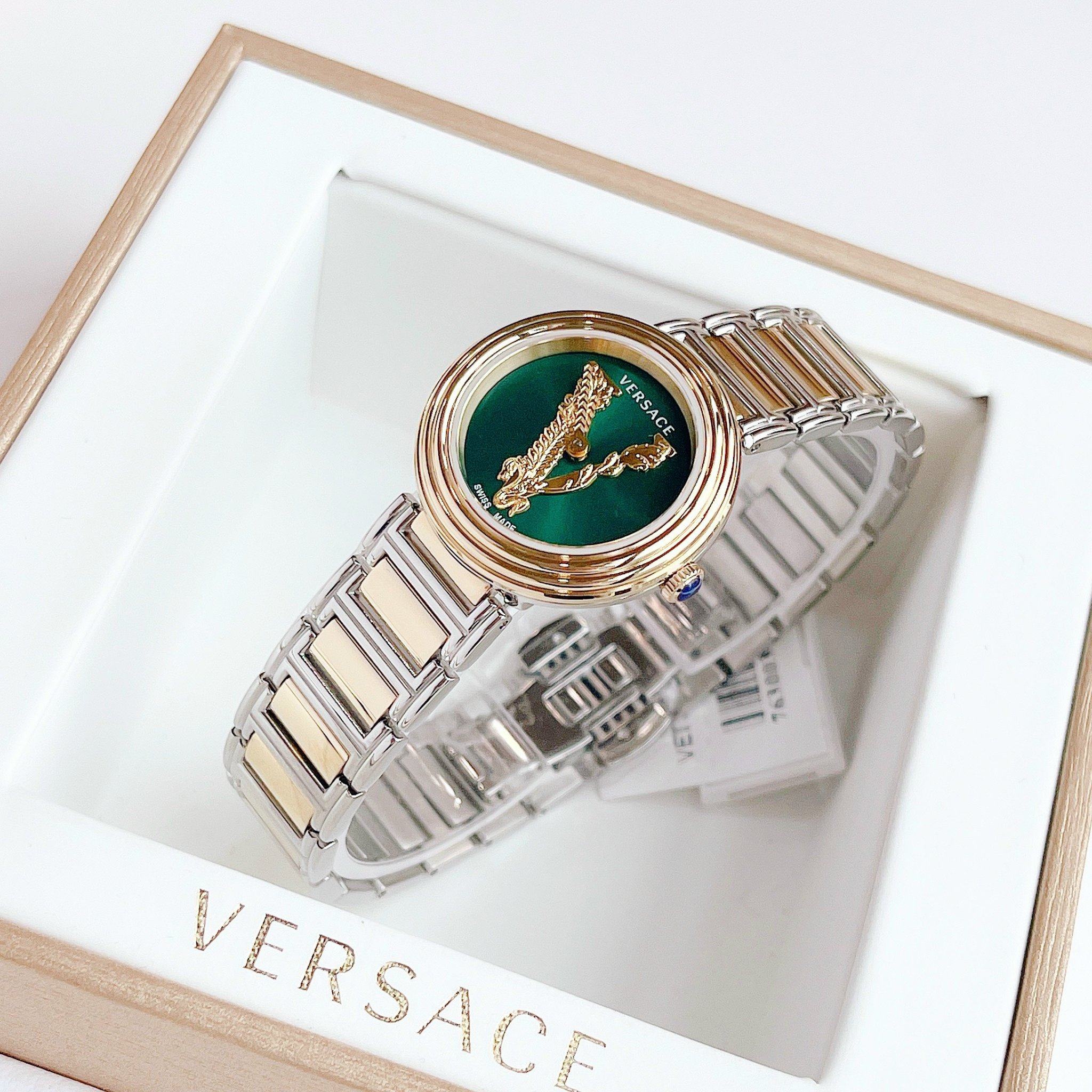 Ảnh 2 của (ĐỒNG HỒ NỮ) VERSACE VIRTUS BRACELET WATCH 28mm VET300821