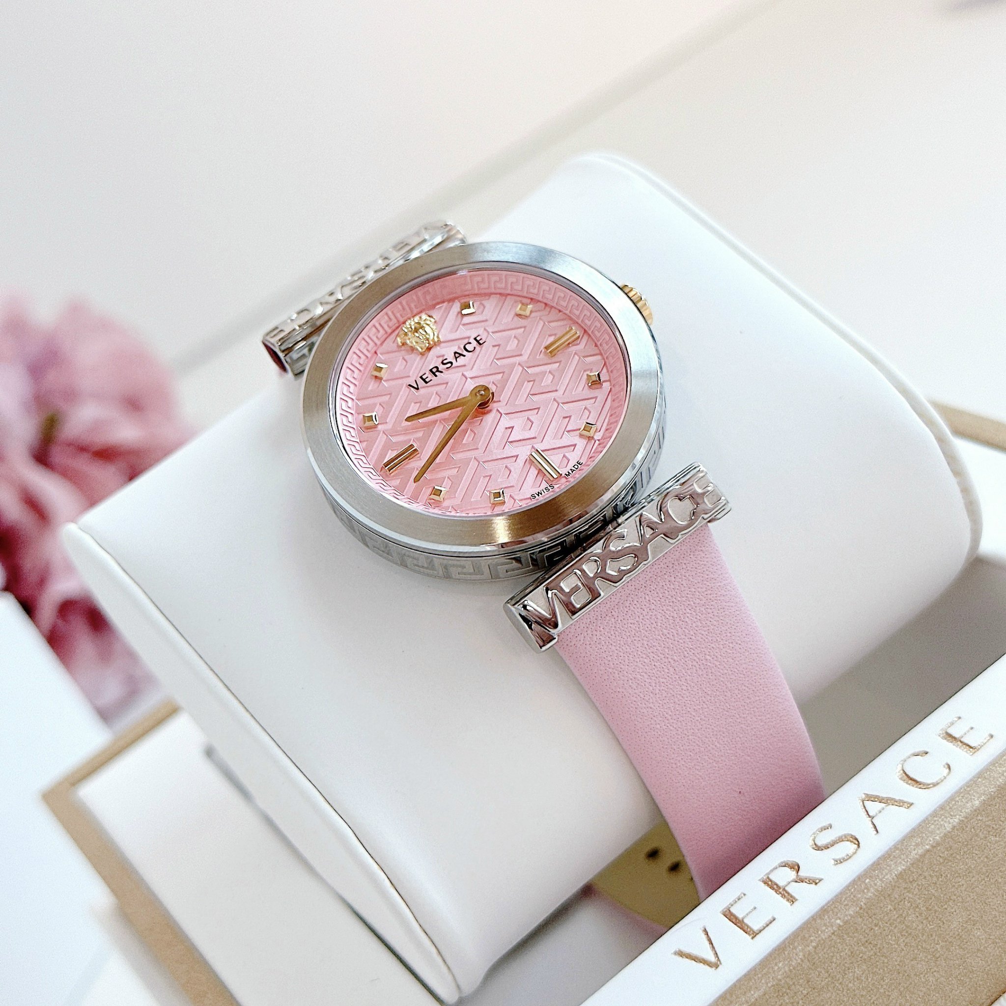 Ảnh 4 của (ĐỒNG HỒ NỮ) Versace Quartz VE6J00823 Regalia Leather Watch 34mm