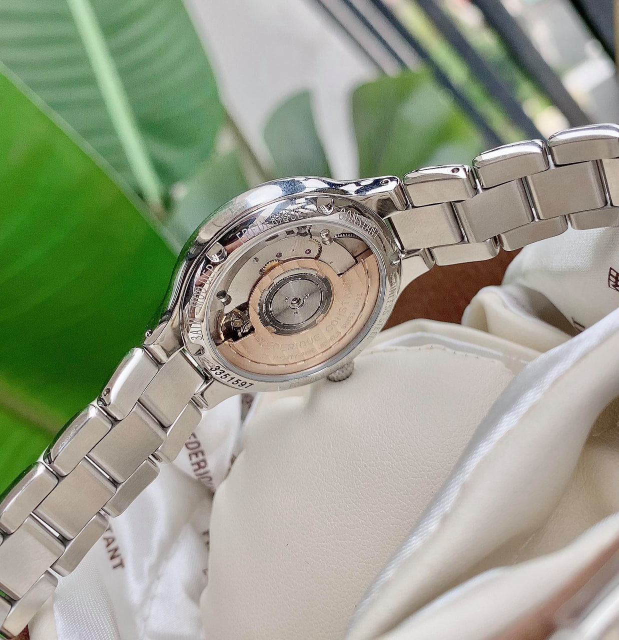 Ảnh 7 của (ĐỒNG HỒ NỮ) Frederique Constant Classics Delight Diamond FC-306WHD3ER6B (FC306WHD3ER6B) 33mm