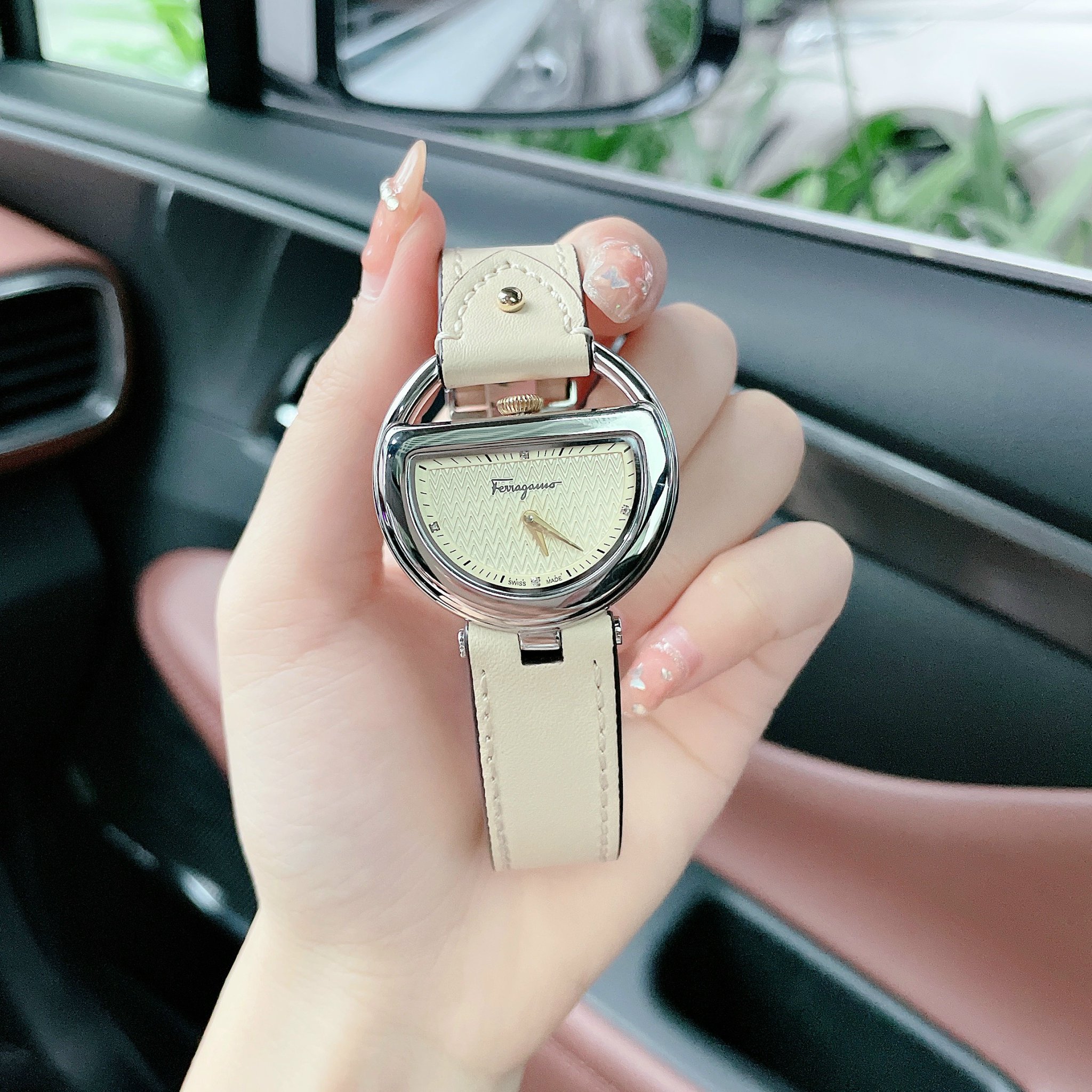 Ảnh 3 của (ĐỒNG HỒ NỮ) Salvatore Ferregamo Buckle FG5030014 Watch 37mm