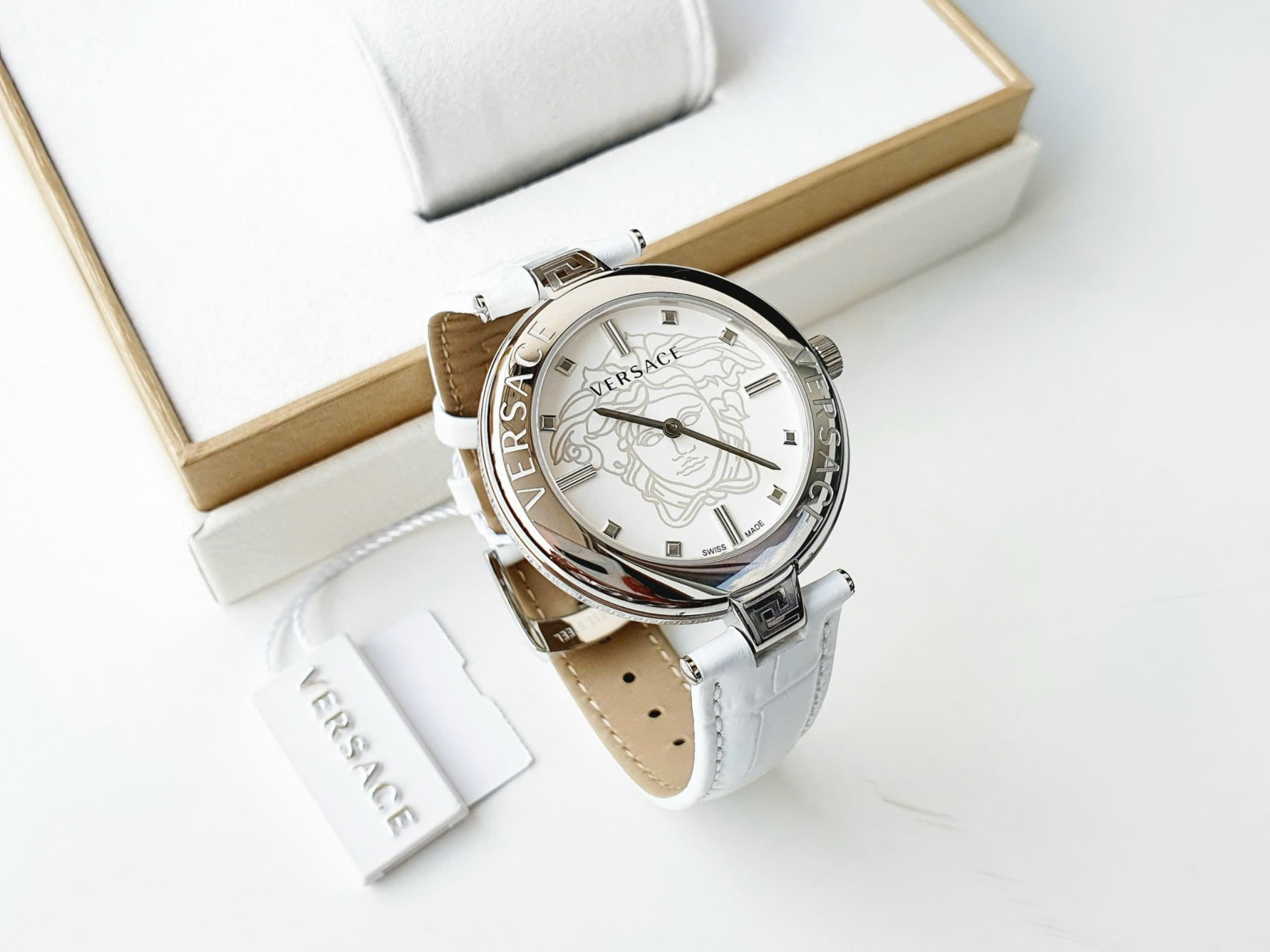 (ĐỒNG HỒ NỮ) Versace New Lady White Leather 38mm VE2J00221