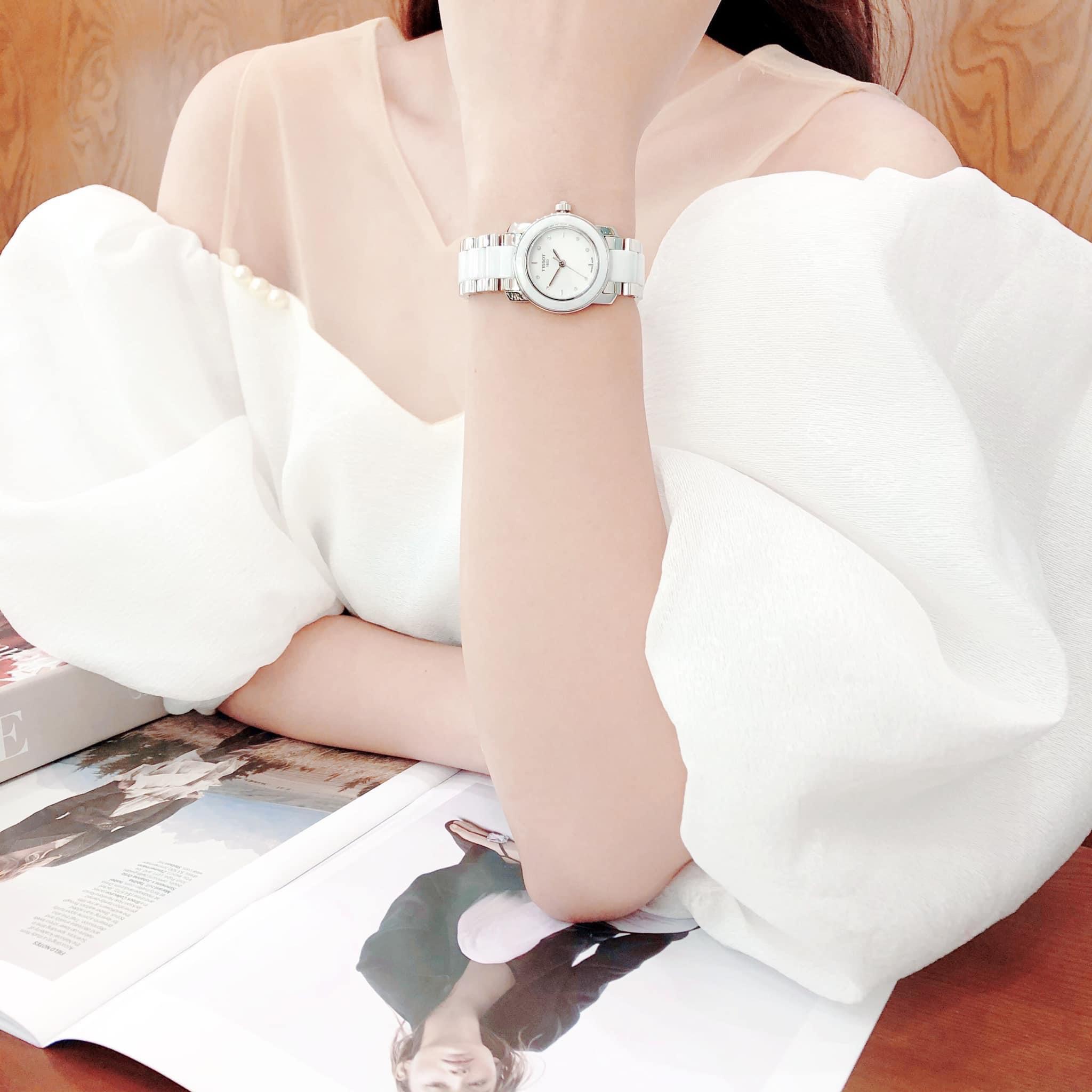 Ảnh 2 của TISSOT T064.210.22.016.00 – NỮ – KÍNH SAPPHIRE – QUARTZ (PIN) – DÂY KIM LOẠI