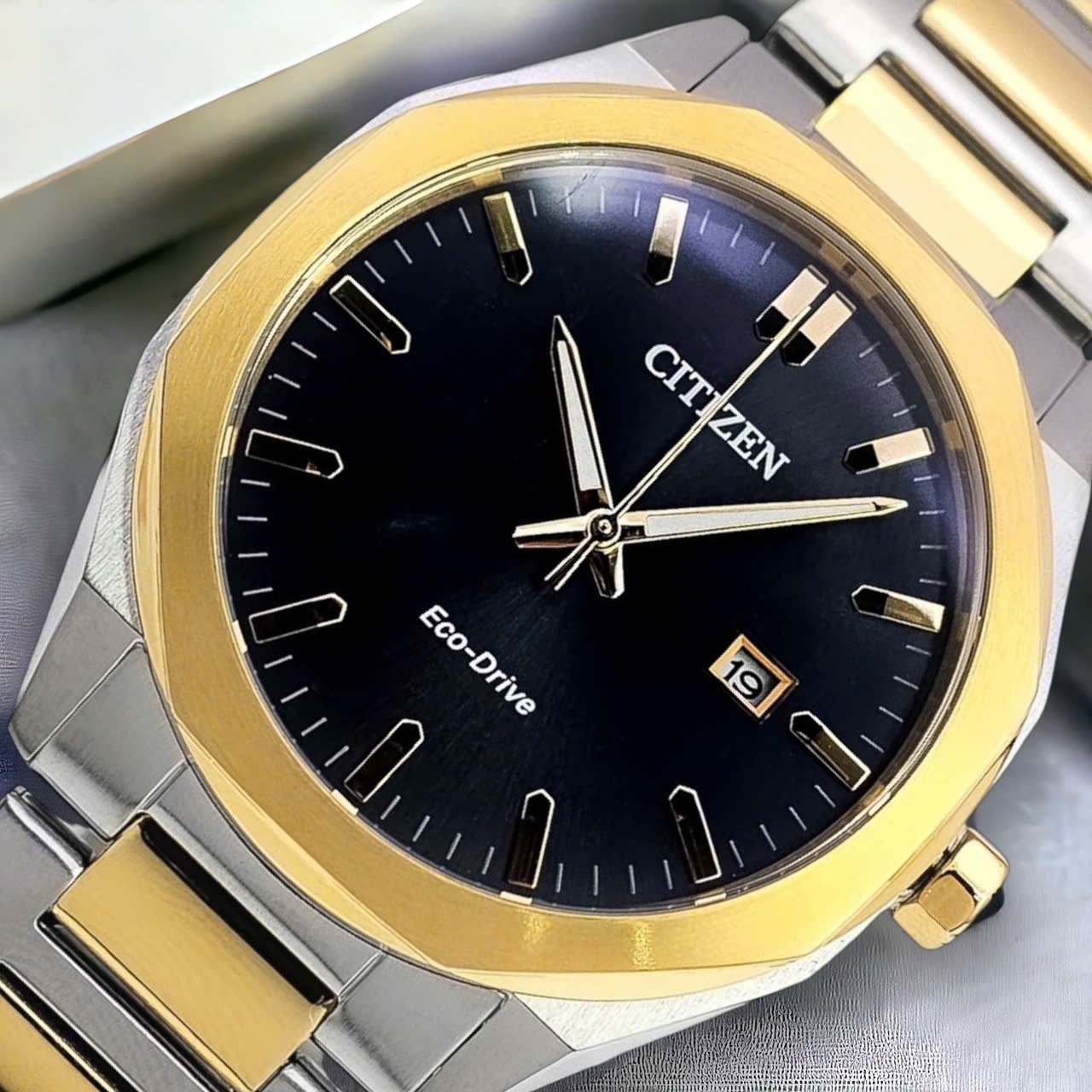 Ảnh 3 của (ĐỒNG HỒ NAM) Citizen Eco-Drive Black Dial Two-Tone Men Watch BM7604-80E ( BM760480E )