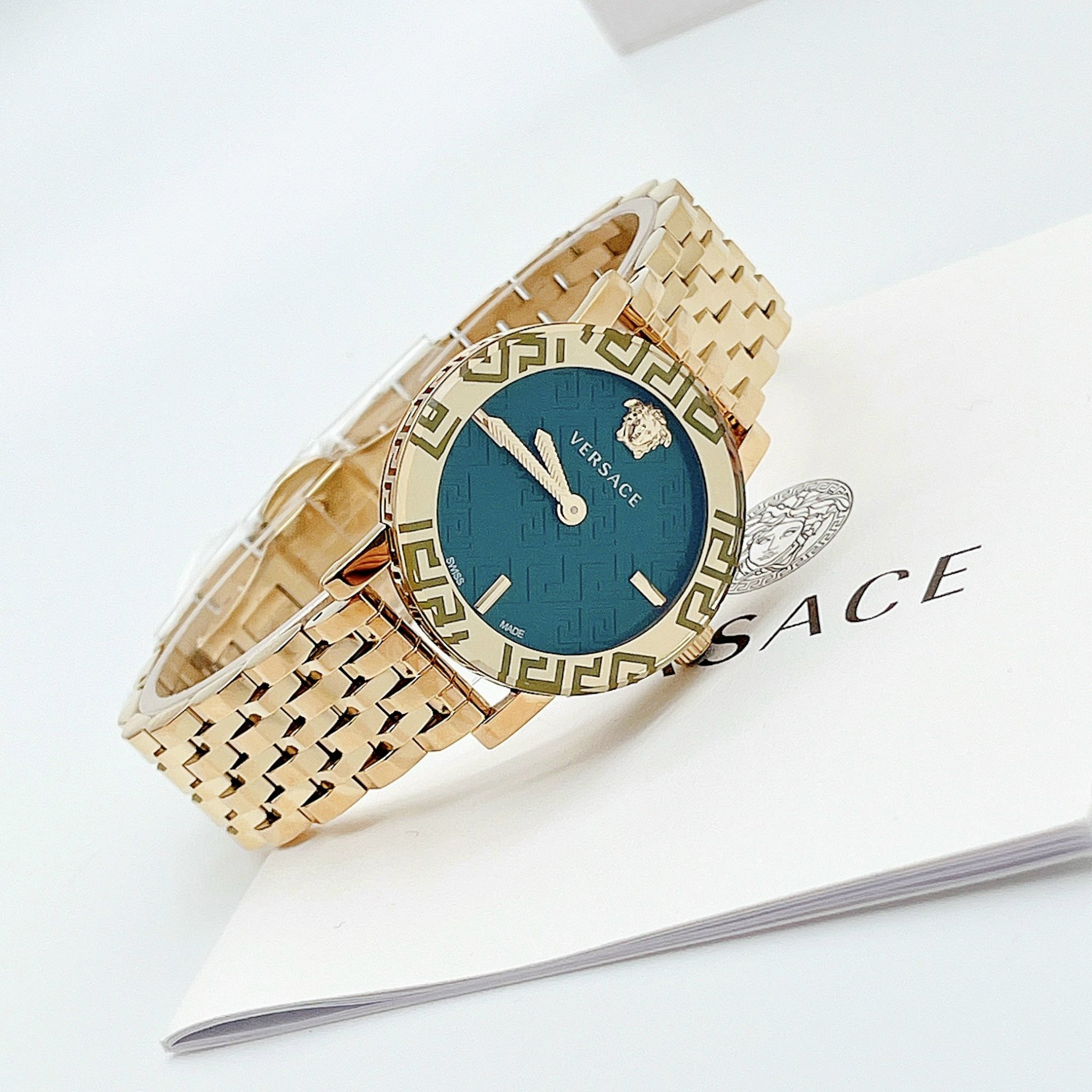 Ảnh 2 của (ĐỒNG HỒ NỮ) Versace Greca Glass VEU300521