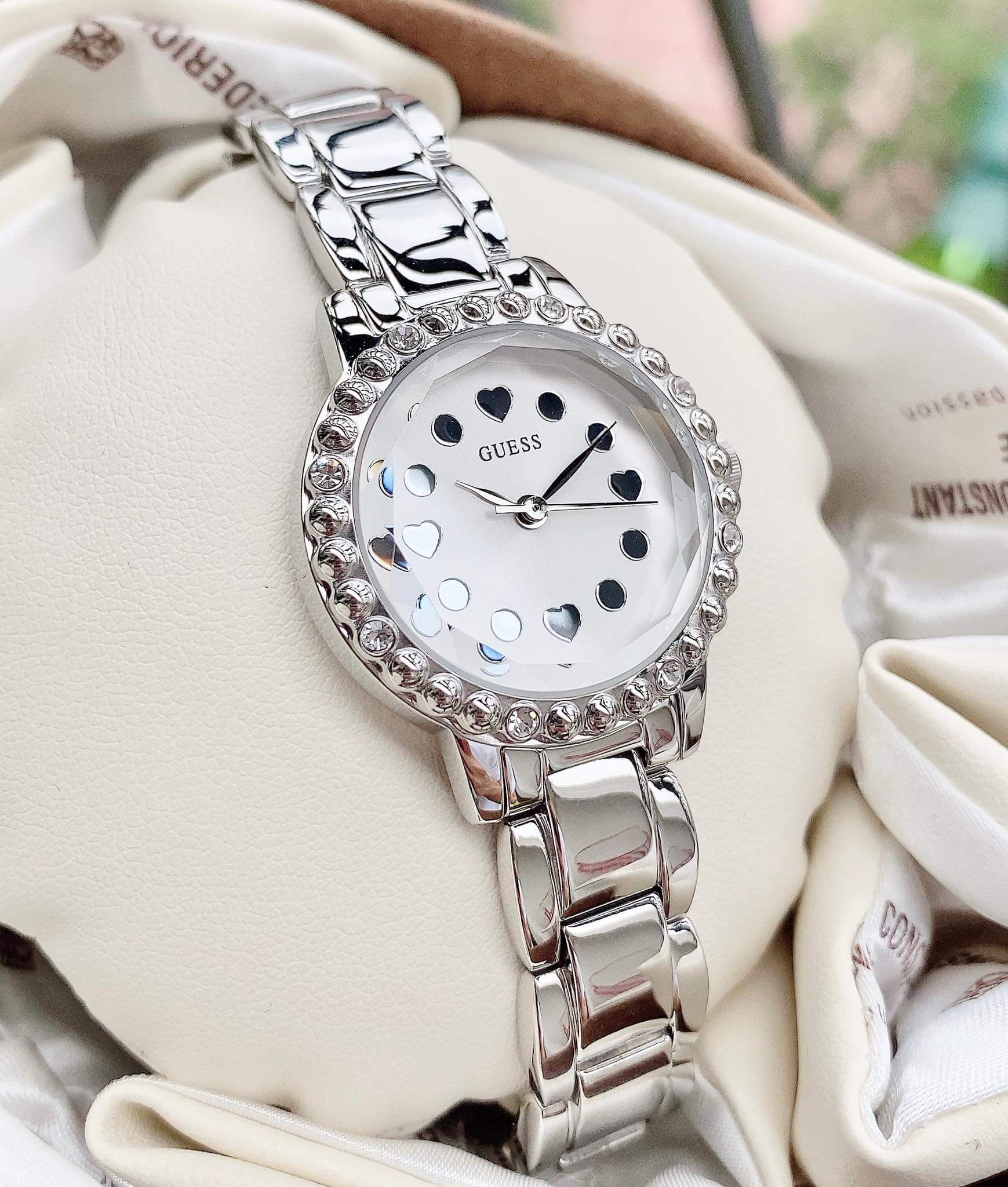 Guess W0907L1