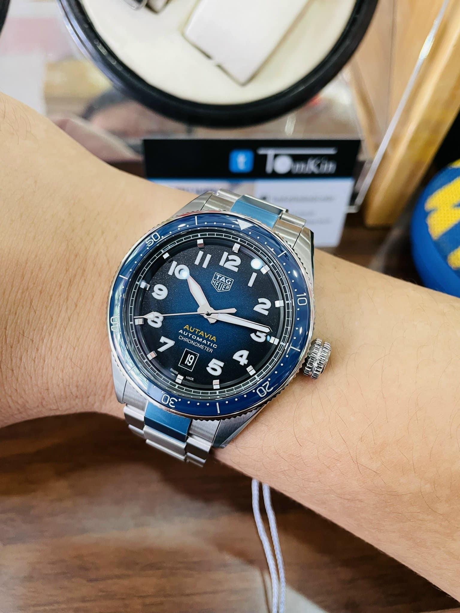 Ảnh 2 của [DEAL LƯỚT] TAG HEUER Autavia Automatic Smoky Blue Dial Watch WBE5116.EB0173 Đa Năng-Chất Ngất (SIÊU LƯỚT)
