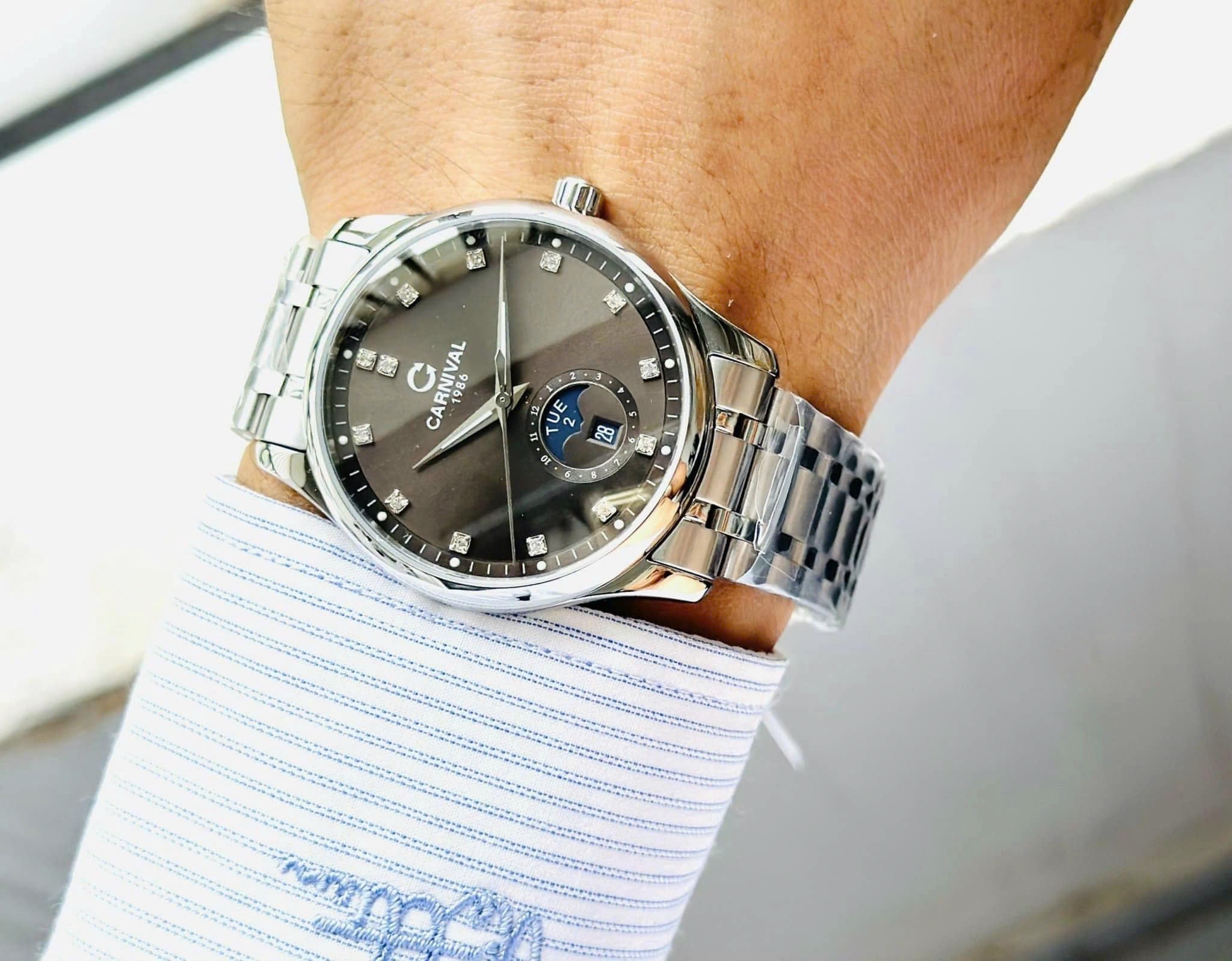 Ảnh 4 của (ĐỒNG HỒ NAM) Carnival Nam 8105G-VT-KL-D Automatic, Sapphire
