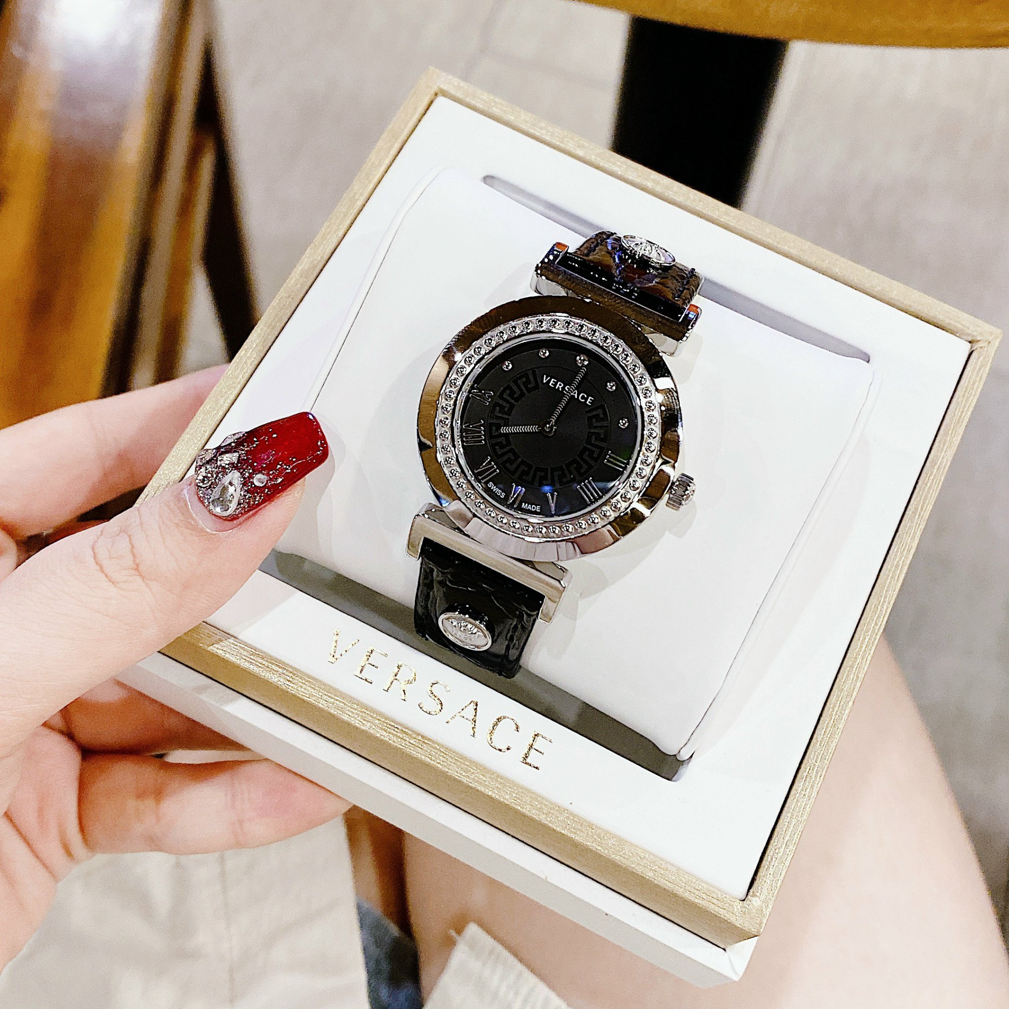 (ĐỒNG HỒ NỮ) Versace P5Q99D009 S009 Vanity Calfskin Black Dial