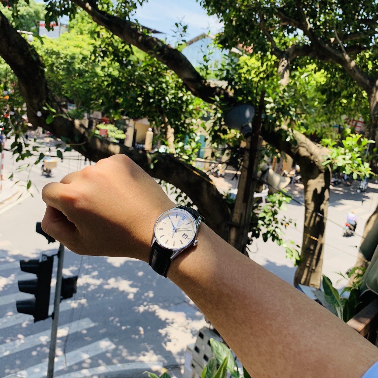Ảnh 9 của Tag Heuer 39mm -Hiếm - Màu Trắng Ngọc Trinh Thanh Lịch