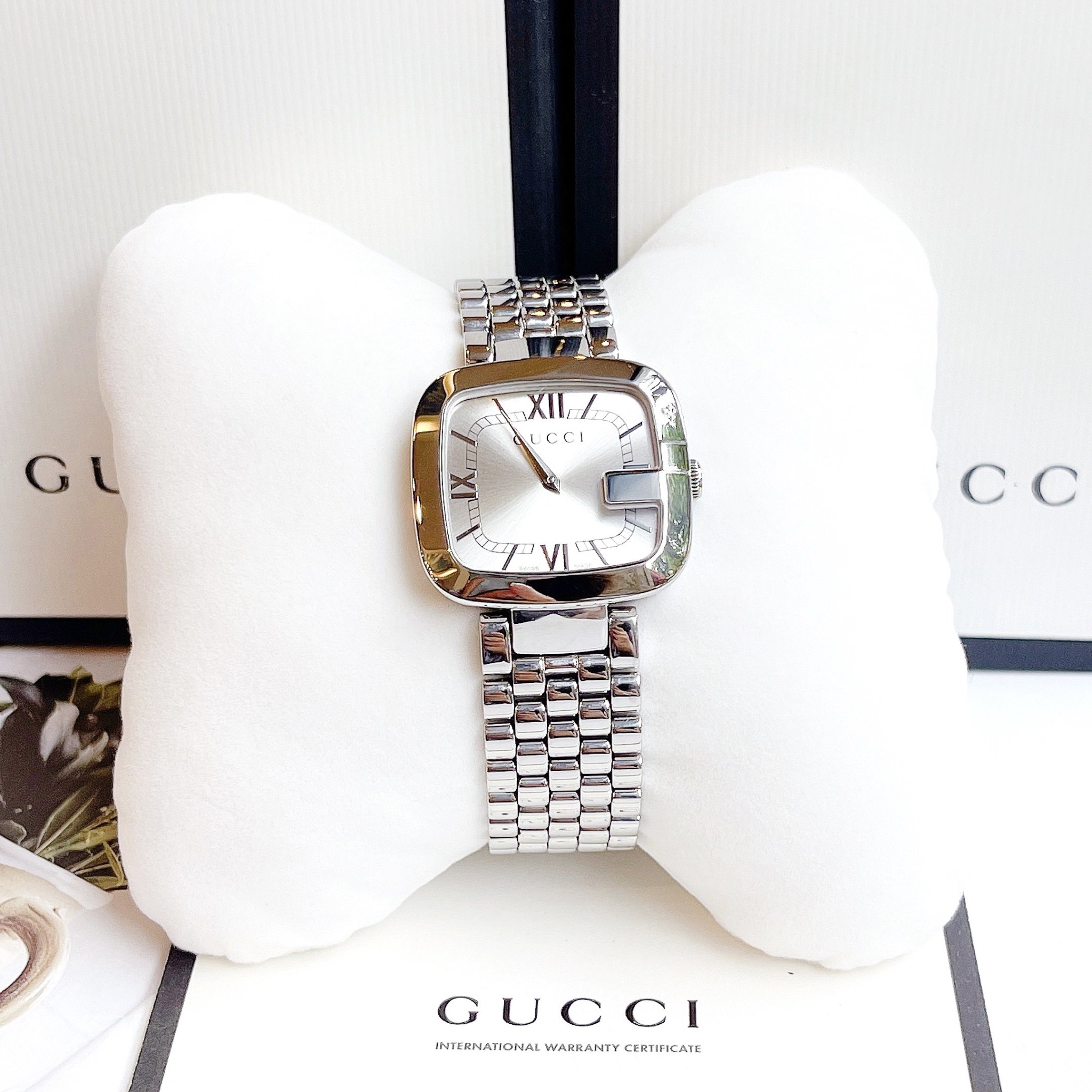 (ĐỒNG HỒ NỮ) Gucci G-Gucci Quartz White Dial Silver Tone YA125411 30x32mm (~30mm tròn)