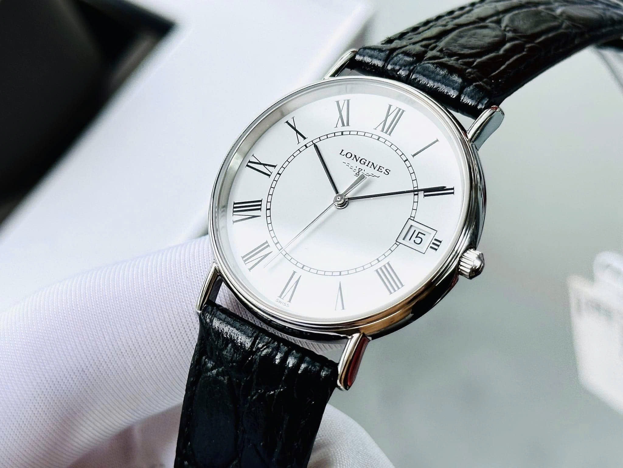Ảnh 4 của (ĐỒNG HỒ NỮ) (NEW) Longines Presence White Dial Black Leather Unisex L4.819.4.11.2 (L48194112)