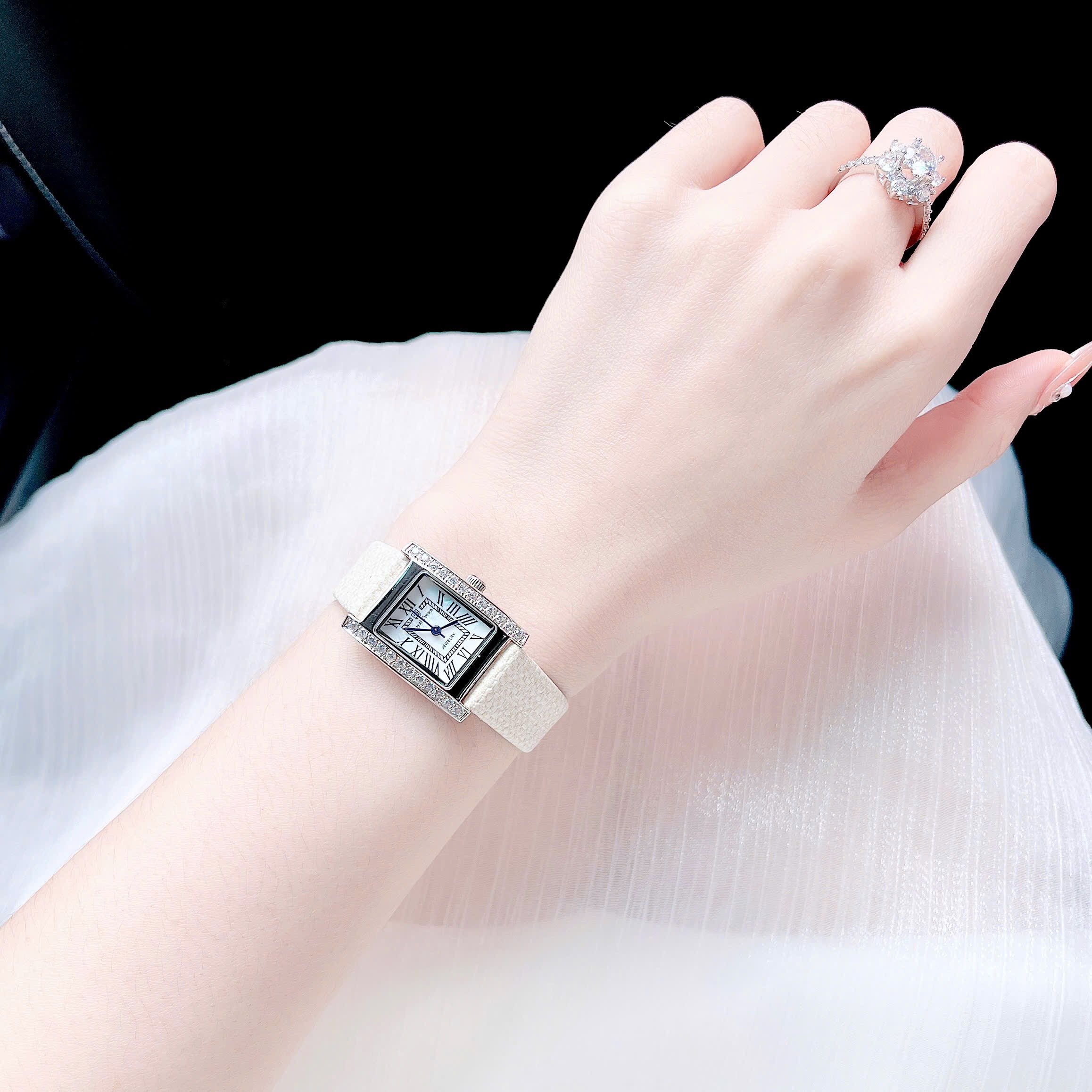 Ảnh 5 của (ĐỒNG HỒ NỮ) Royal Crown Quartz 6306 dây da lá ( tặng kèm dây da nude)