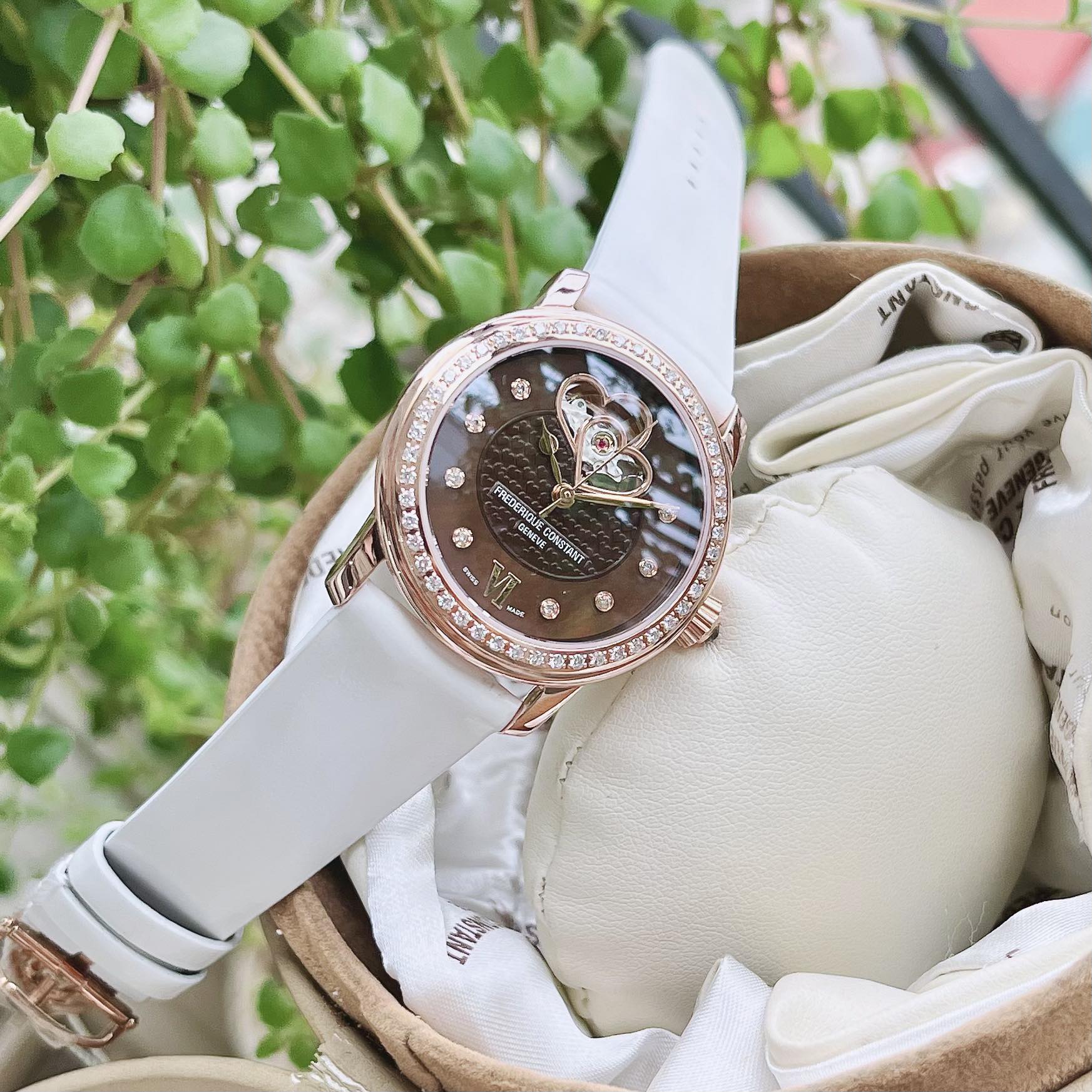 Ảnh 2 của (ĐỒNG HỒ NỮ) FREDERIQUE CONSTANT DOUBLE HEARTBEAT FC-310CDHB2PD4 (FC310CDHB2PD4) 34mm