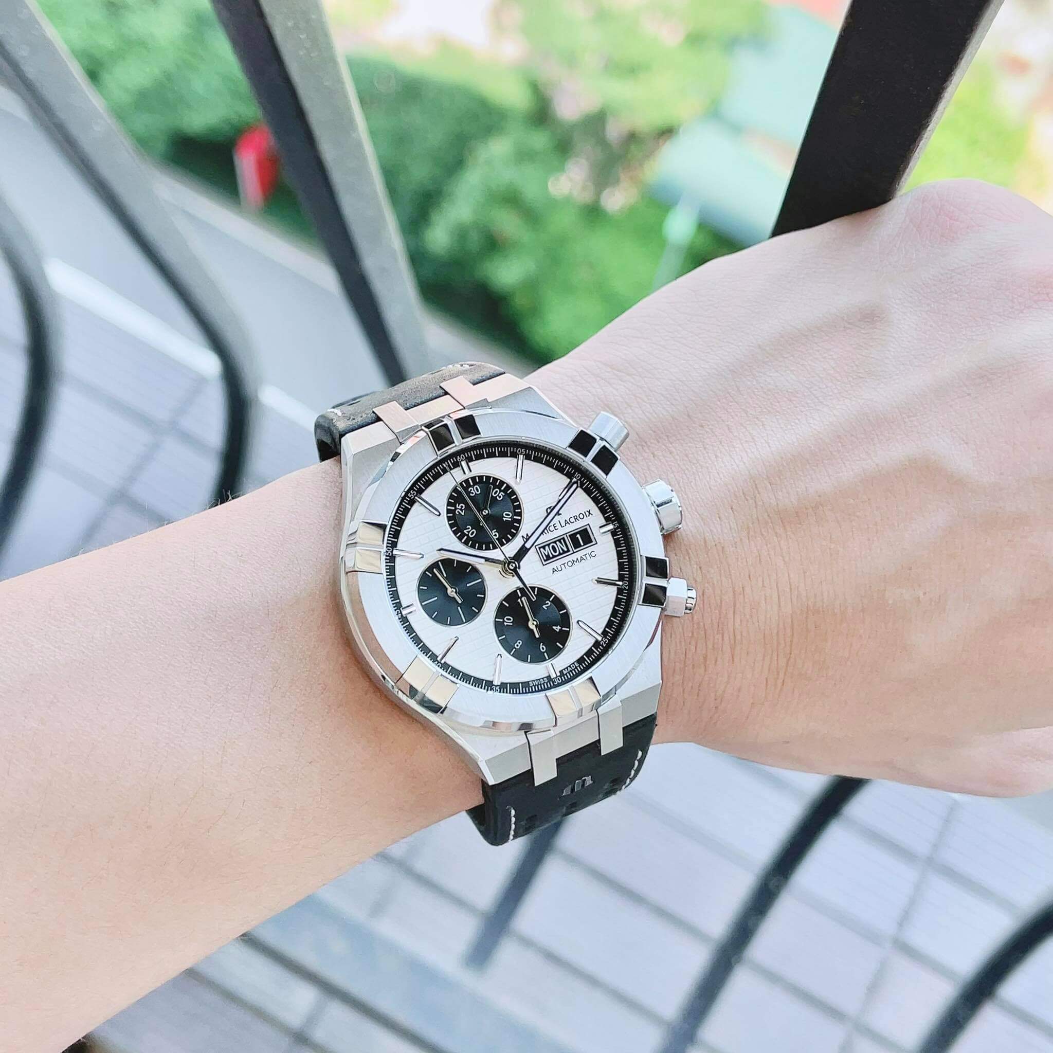 Ảnh 3 của Maurice Lacroix Aikon Chronograph Black & White AI6038-SS001-132-1