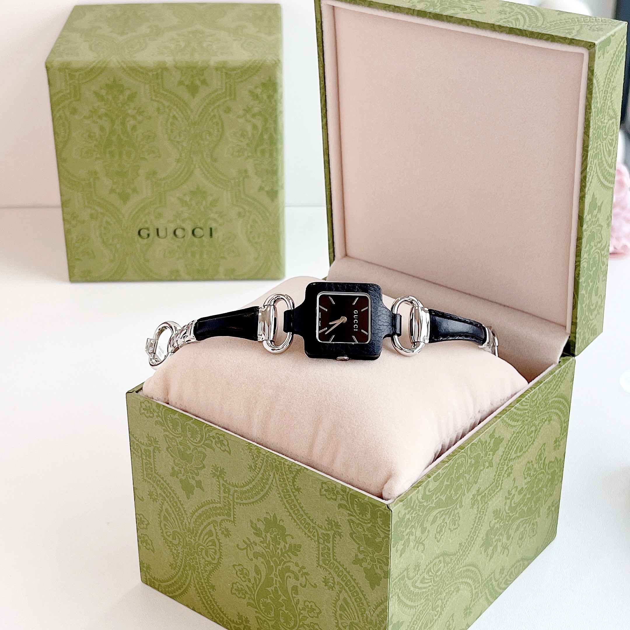 Ảnh 4 của (ĐỒNG HỒ NỮ) Gucci 1921 Black Dial Leather Strap YA130402 26mm