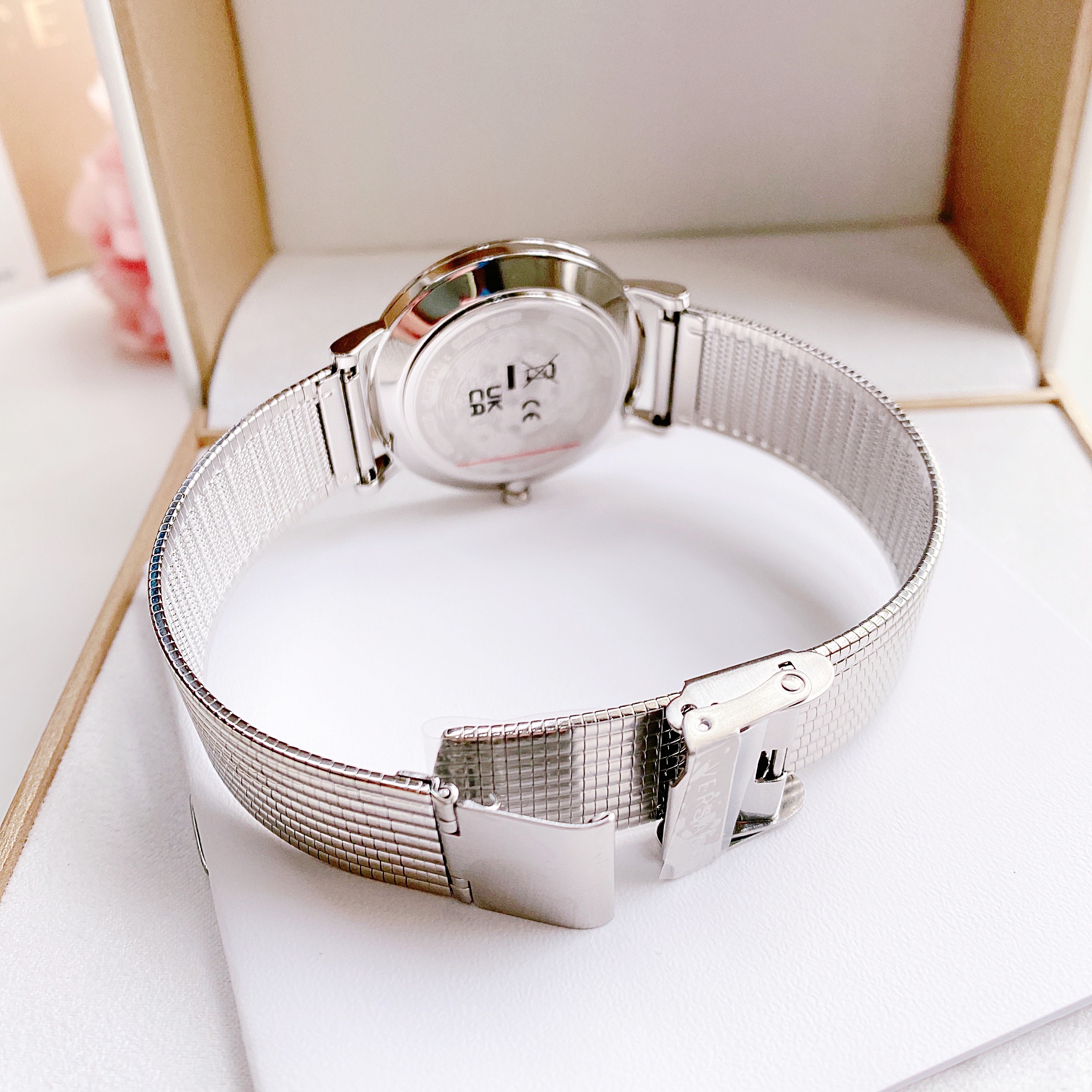 Ảnh 7 của (ĐỒNG HỒ NỮ) VERSACE NEW GENERATION VE3M00422 QUARTZ SILVER TONE 36mm