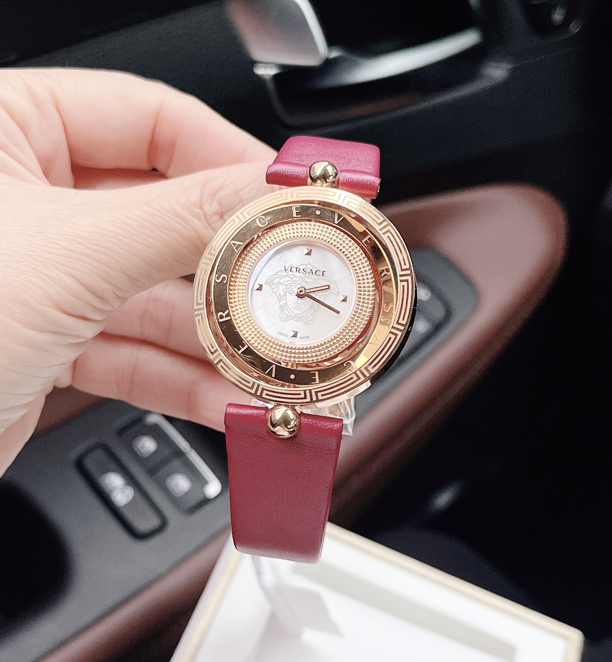 Ảnh 2 của (ĐỒNG HỒ NỮ) Versace VQT030015 Eon Women's purple Watch , 39MM