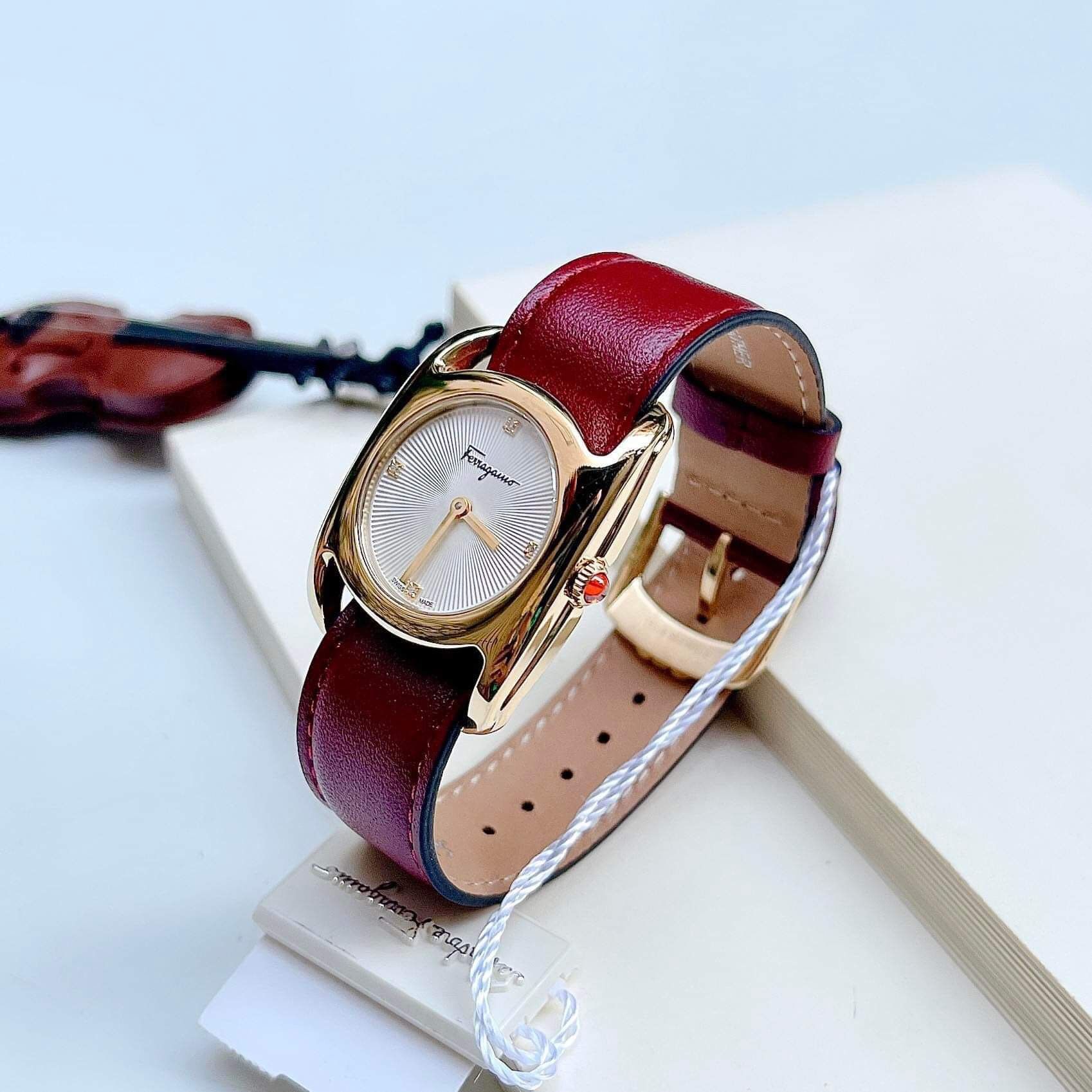 Ảnh 2 của ( ĐỒNG HỒ NỮ )  Salvatore Ferragamo SFEL00419 Vara Leather Watch 28x34mm