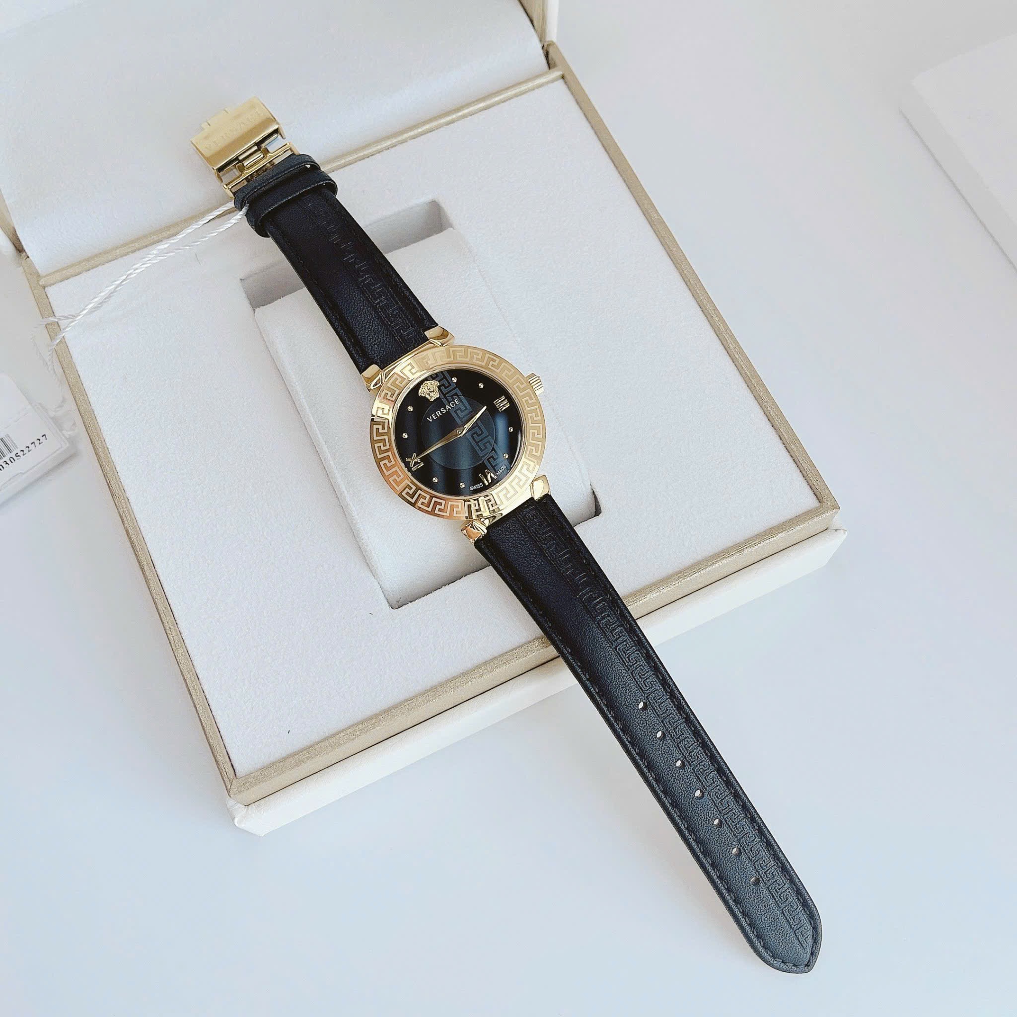 (ĐỒNG HỒ NỮ) Versace Daphnis Quartz Black Dial Black Leather V16050017 35mm