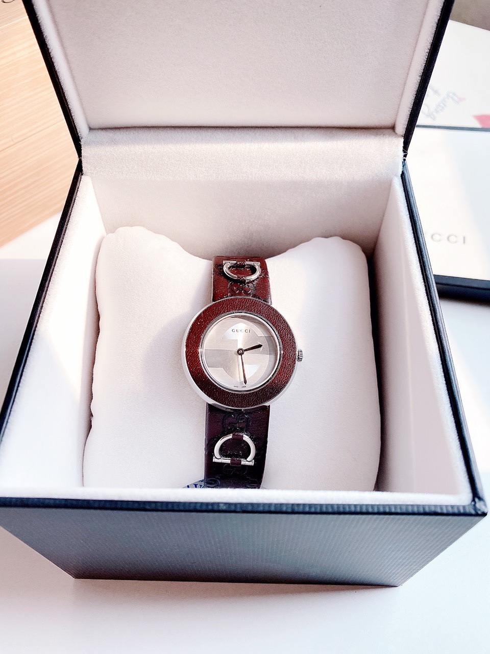 (ĐỒNG HỒ NỮ) Gucci U Play Lady Watch For Women Analog Quartz YA129404 Màu Nâu 35mm