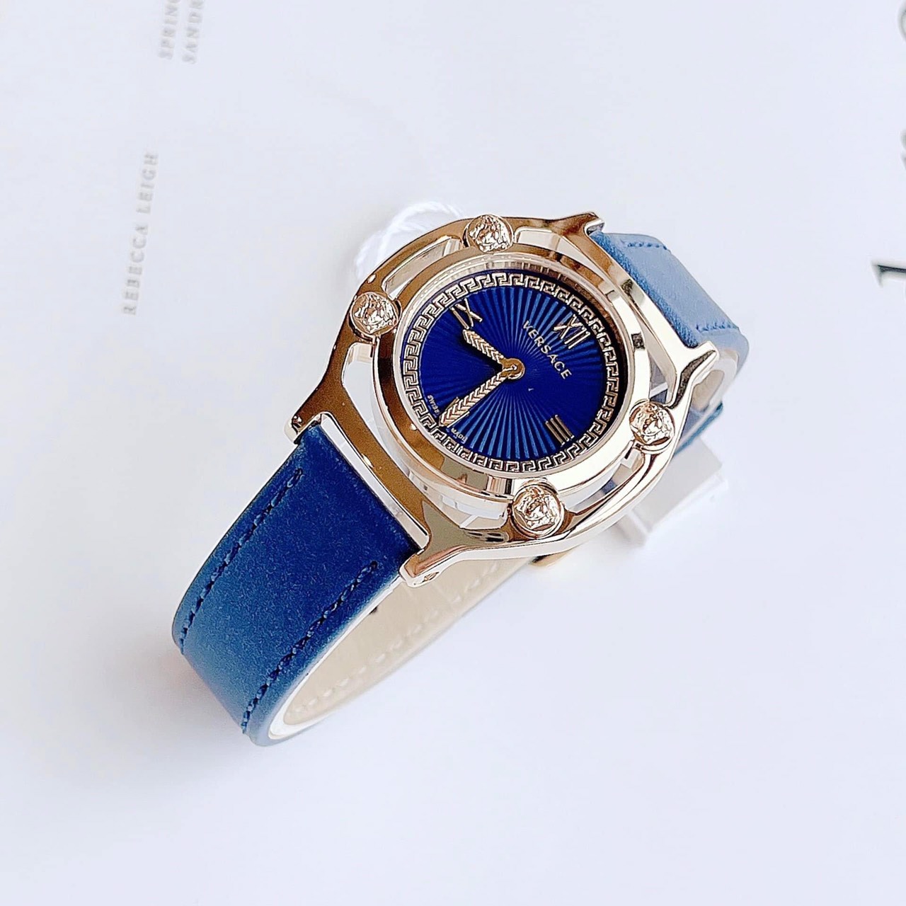 Ảnh 2 của (ĐỒNG HỒ NỮ) Versace VEVF00320 Medusa Frame Watch 36mm