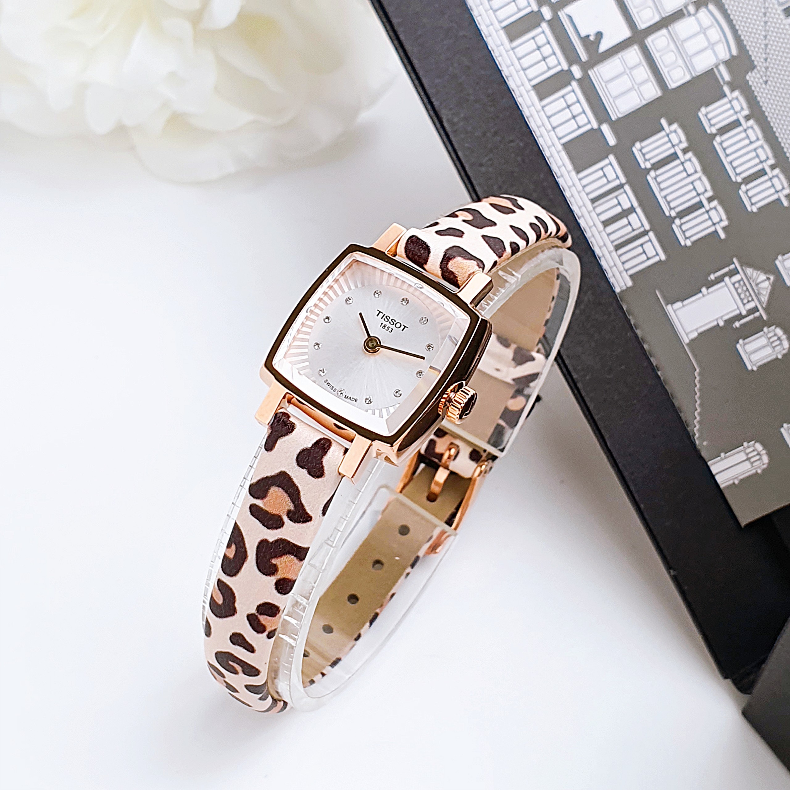 Ảnh 5 của (ĐỒNG HỒ NỮ) Tissot Lovely Square T058.109.37.036.00 (T0581093703600)– Quartz (Pin) – Mặt Số 20mm, Đính Kim Cương, Dây Đeo Da Báo