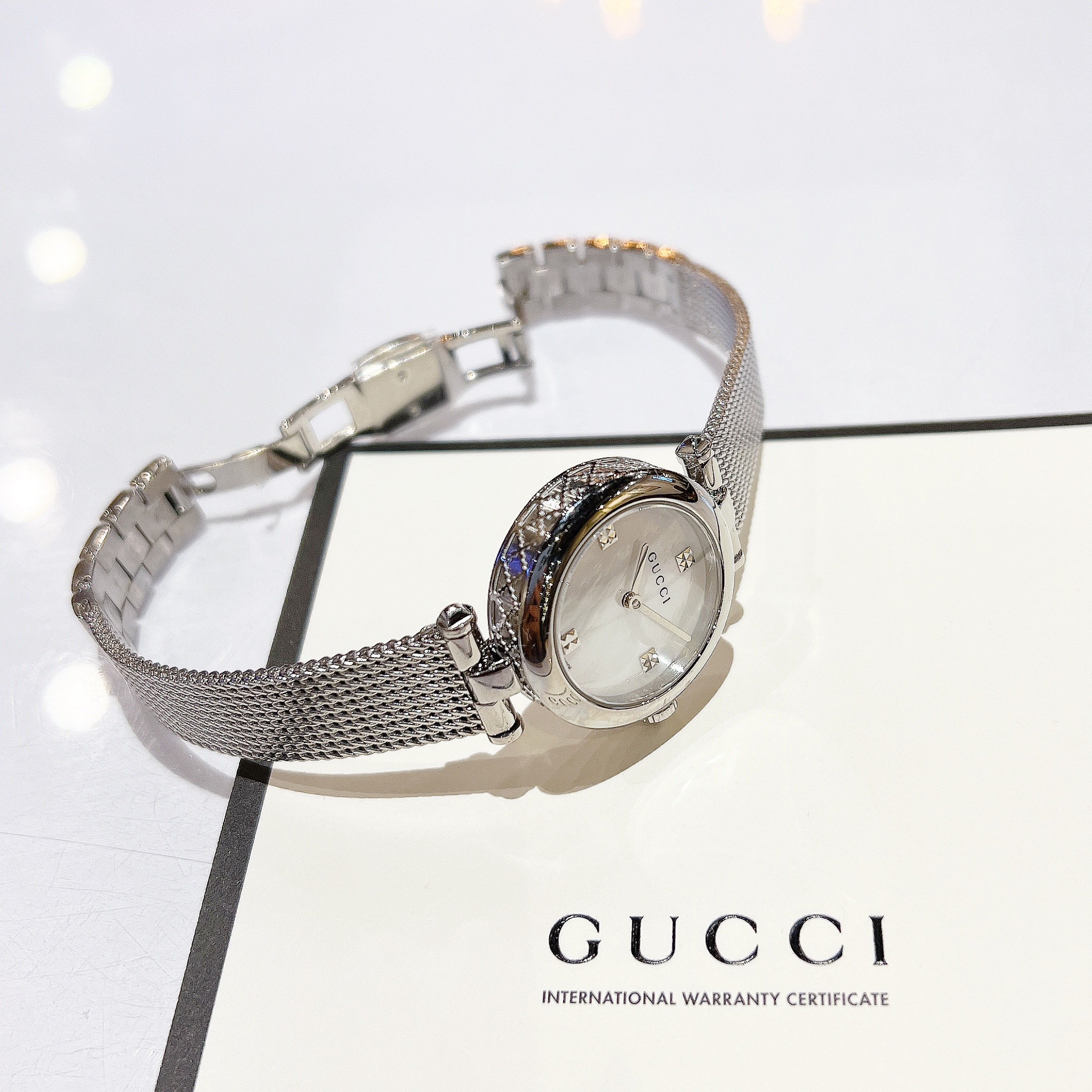 Ảnh 5 của ĐỒNG HỒ NỮ Gucci Diamantissima Small Watch YA141512 22mm