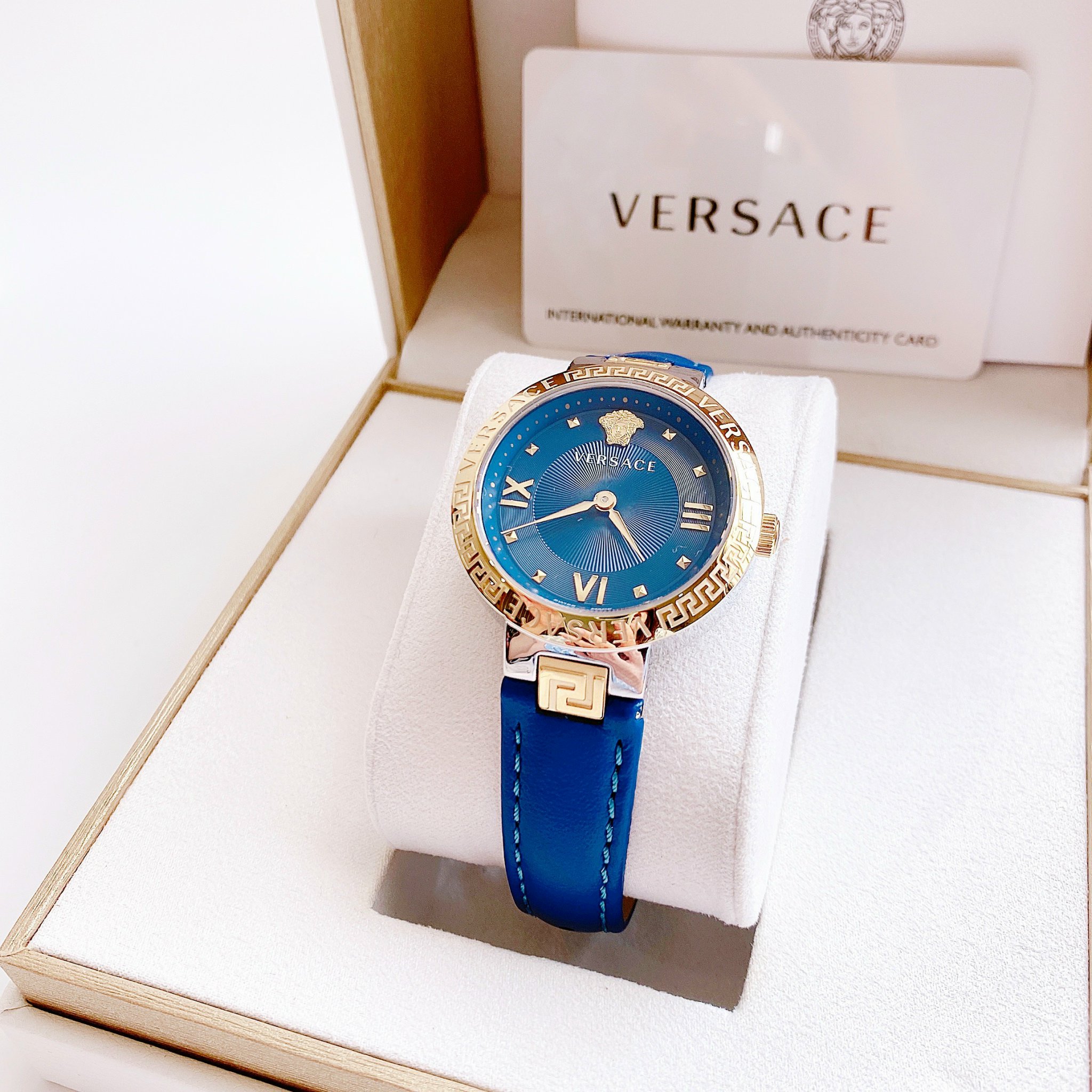 Đồng hồ Nữ VERSACE Greca Icon Blue Dial Ladies Watch VE2K00321, 36MM