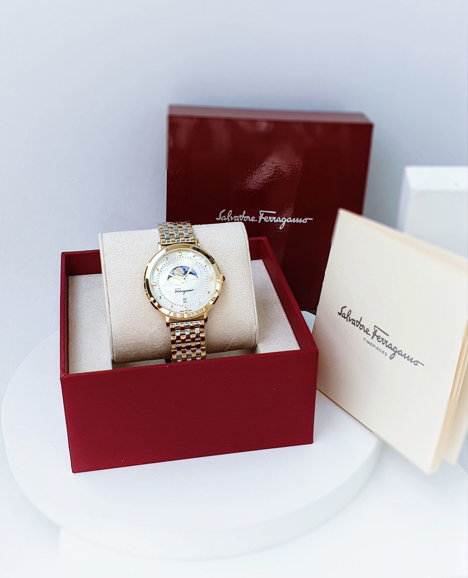 (ĐỒNG HỒ NỮ) Salvatore Ferragamo SFUH00421 Logomania Moon Watch 36mm