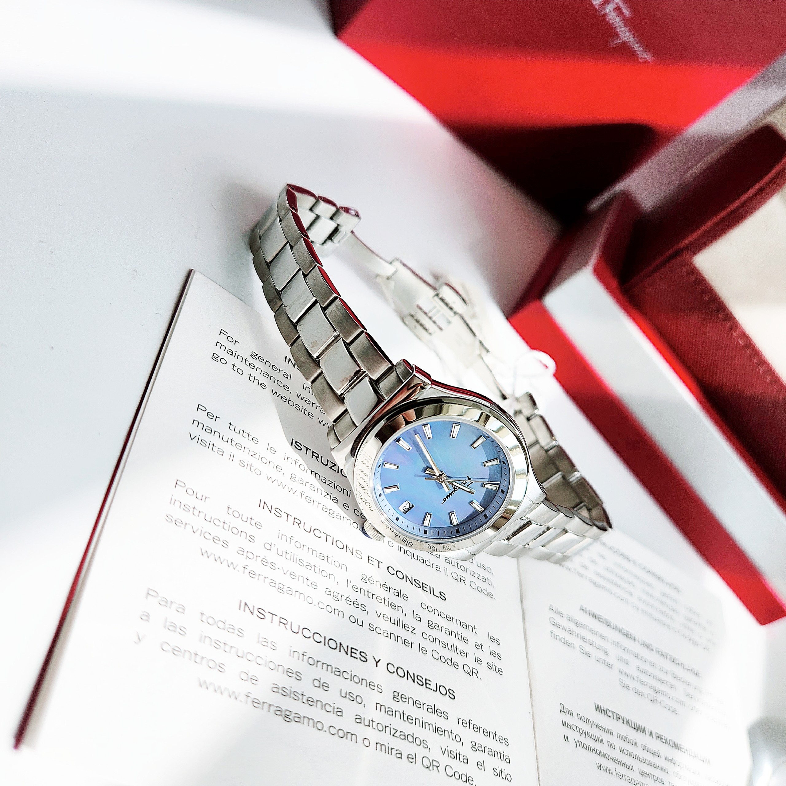 Ảnh 4 của (ĐỒNG HỒ NỮ) Salvatore Ferragamo SFDI00118 Women's Stainless Steel Mother of Pearl Dial Watch