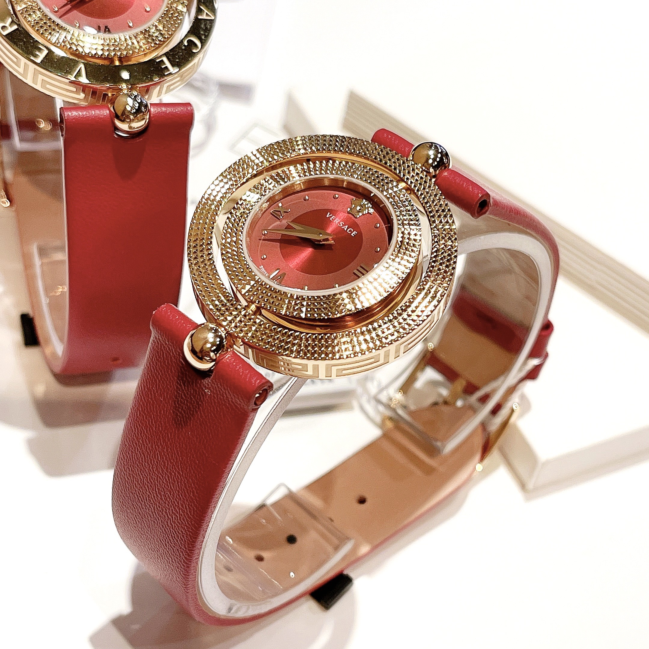 Ảnh 4 của (ĐỒNG HỒ NỮ) Versace VE7900320 Eon Red Leather Ladies Watch 33.5mm
