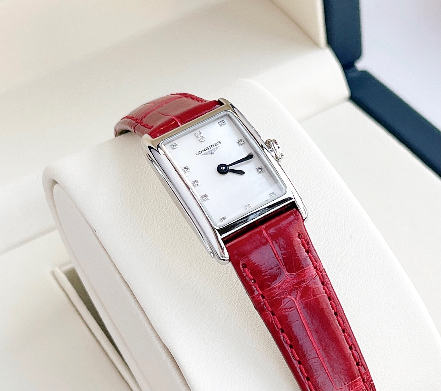 Ảnh 4 của (ĐỒNG HỒ NỮ) (New) Longines L5.258.4.87.5 Ladies DolceVita Red Leather Diamond Watch