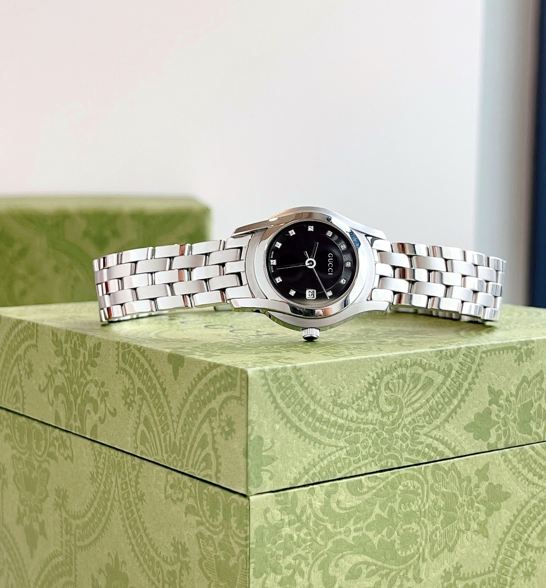 Ảnh 4 của (ĐỒNG HỒ NỮ) GUCCI 5505 G Class 27MM Black Dial Diamond Women Watch YA055504