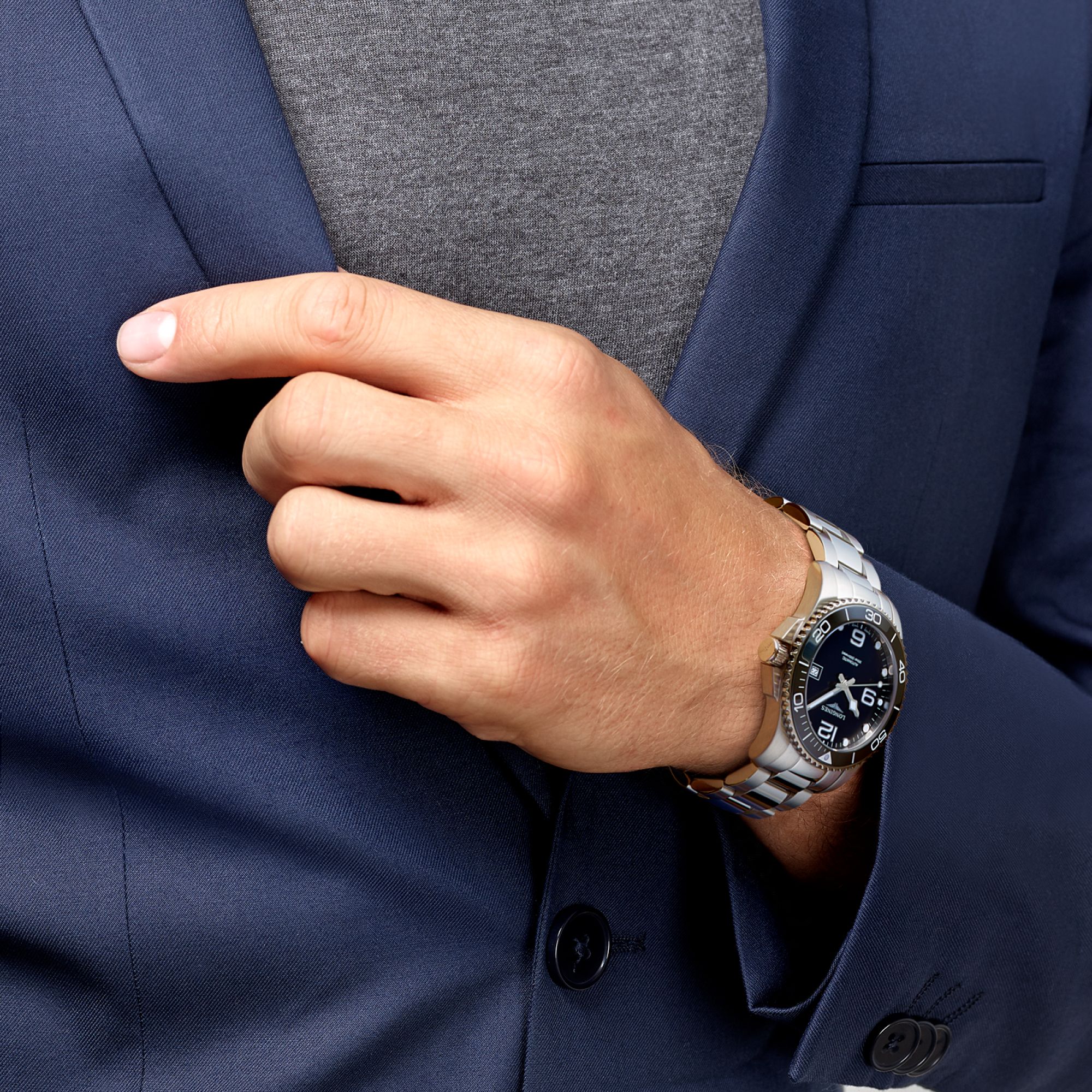 Ảnh 10 của ĐỒNG HỒ LONGINES HYDROCONQUEST 41MM L3.742.4.56.6(L37424566)