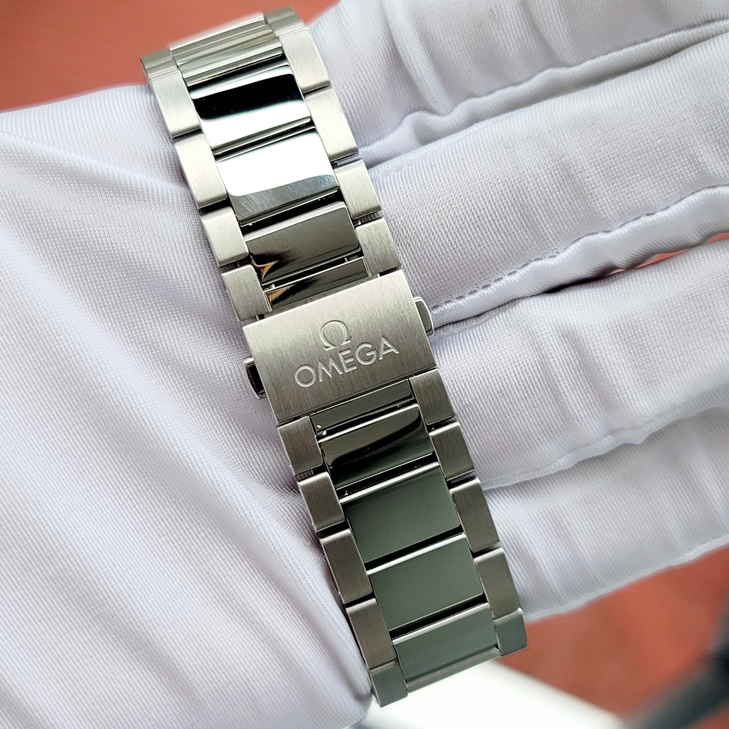 Ảnh 6 của [DEAL LƯỚT] Đồng hồ OMEGA SEAMASTER AQUA TERRA 150M CO‑AXIAL MASTER CHRONOMETER 41 MM 220.10.41.21.01.001