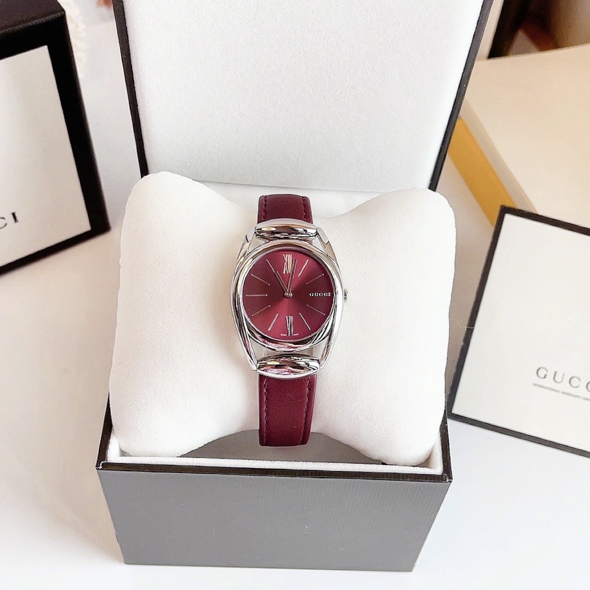 (ĐỒNG HỒ NỮ) Gucci Horsebit Black Leather Ladies Watch 34mm YA139402