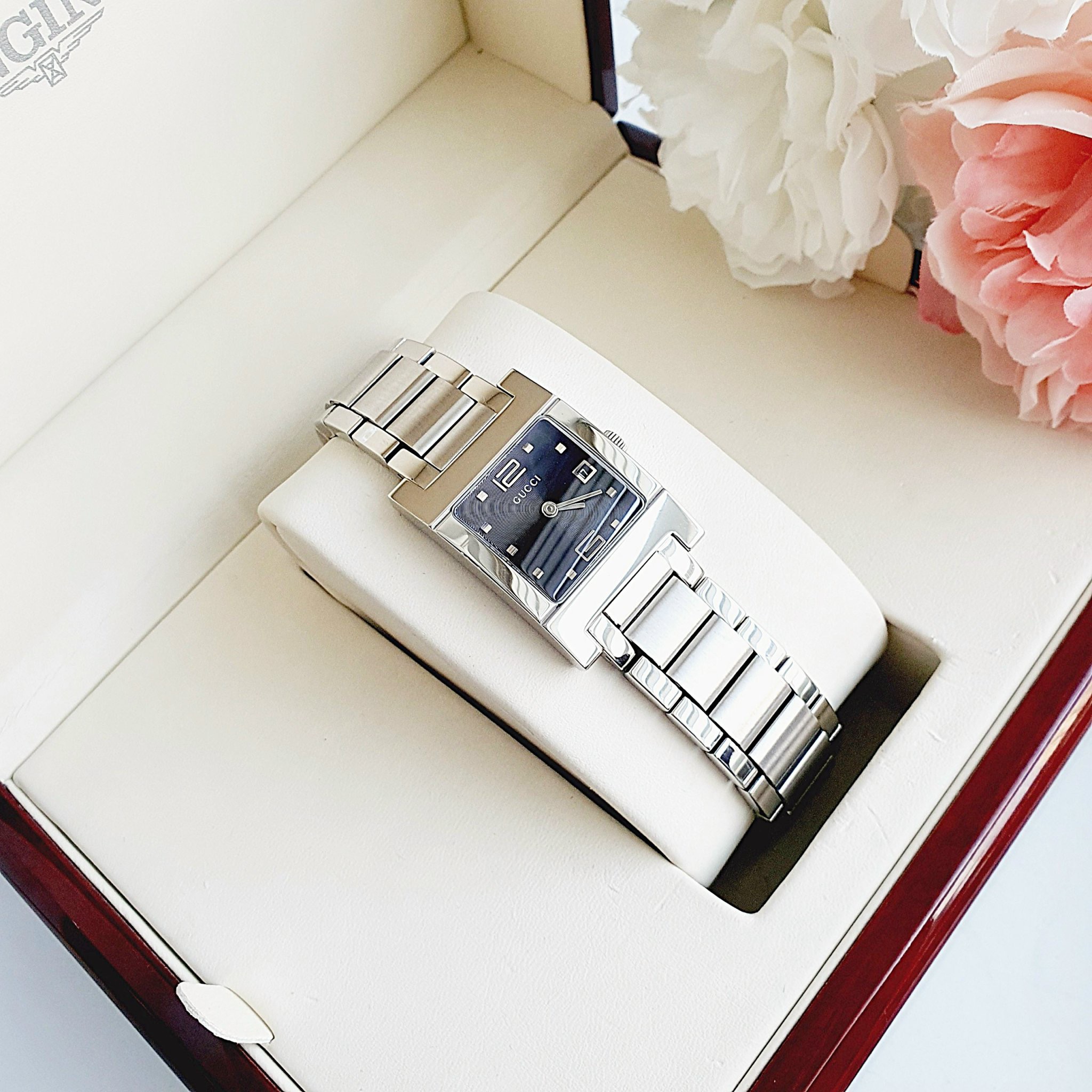 Ảnh 5 của (ĐỒNG HỒ NỮ) GUCCI Watch Analog Quartz 7700L Square Silver Stainless Steel Dial Black Logo Da