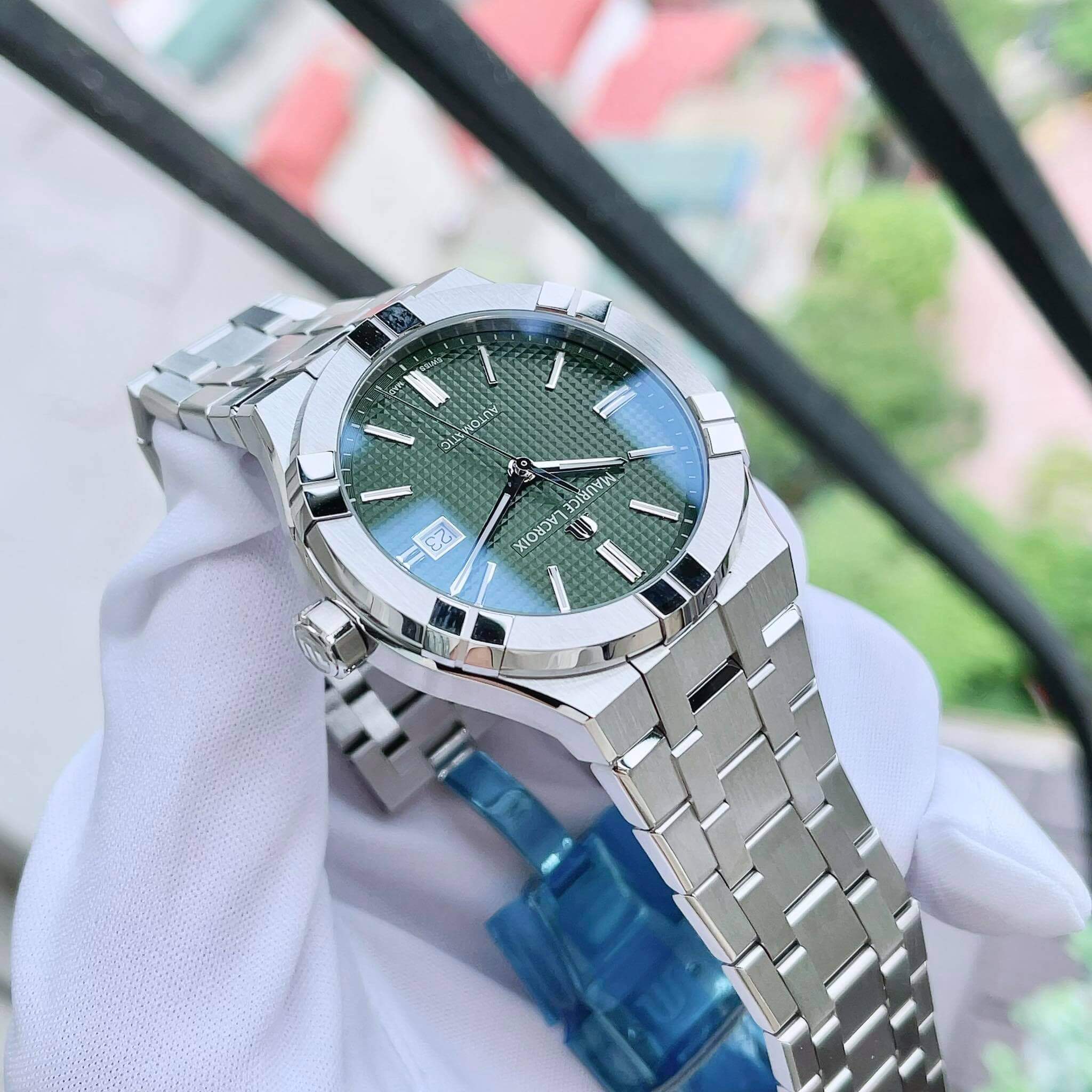 Ảnh 4 của MAURICE LACROIX AIKON GREEN 42MM - AI6008-SS002-630-1 ( AI6008SS0026301 )