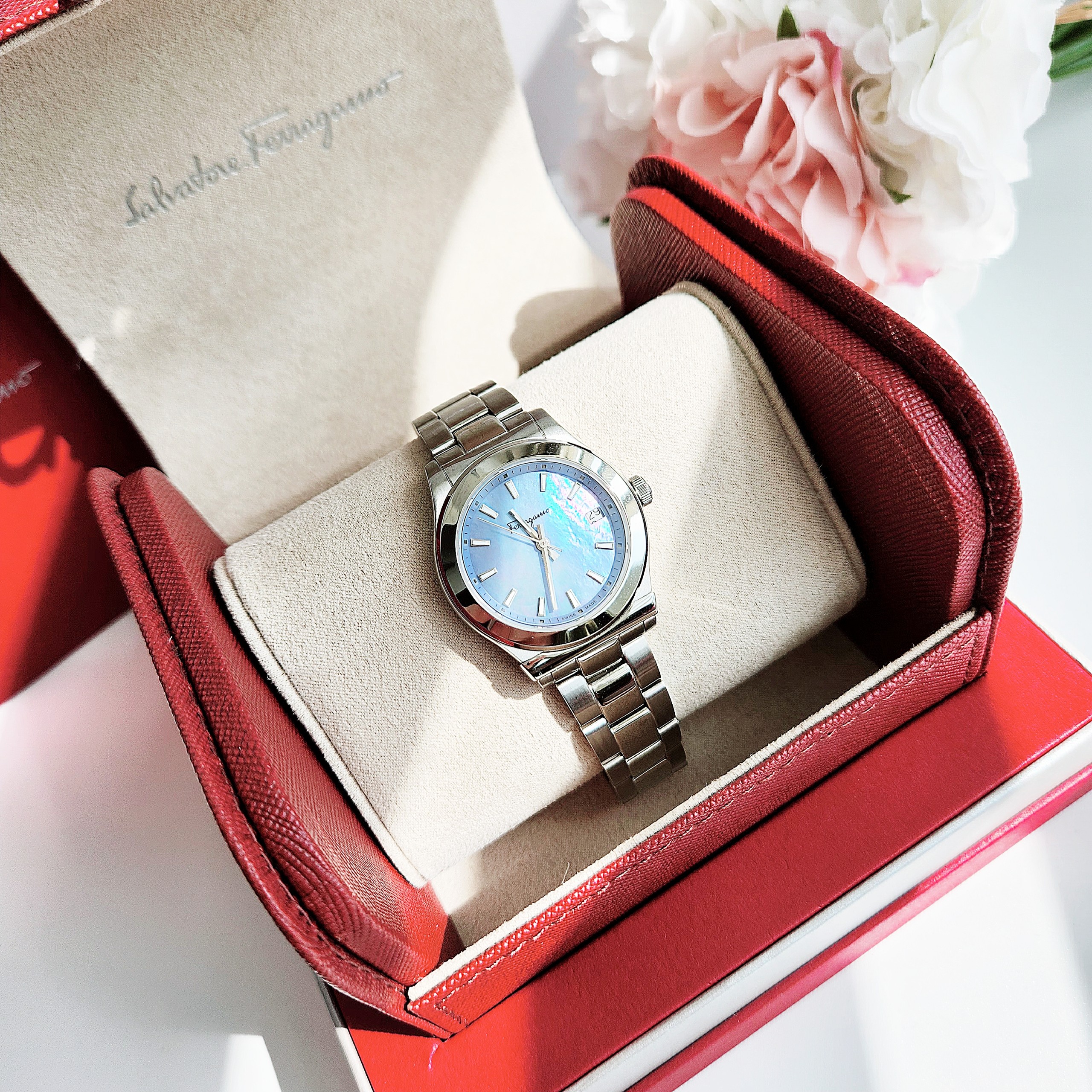 Ảnh 2 của (ĐỒNG HỒ NỮ) Salvatore Ferragamo SFDI00118 Women's Stainless Steel Mother of Pearl Dial Watch