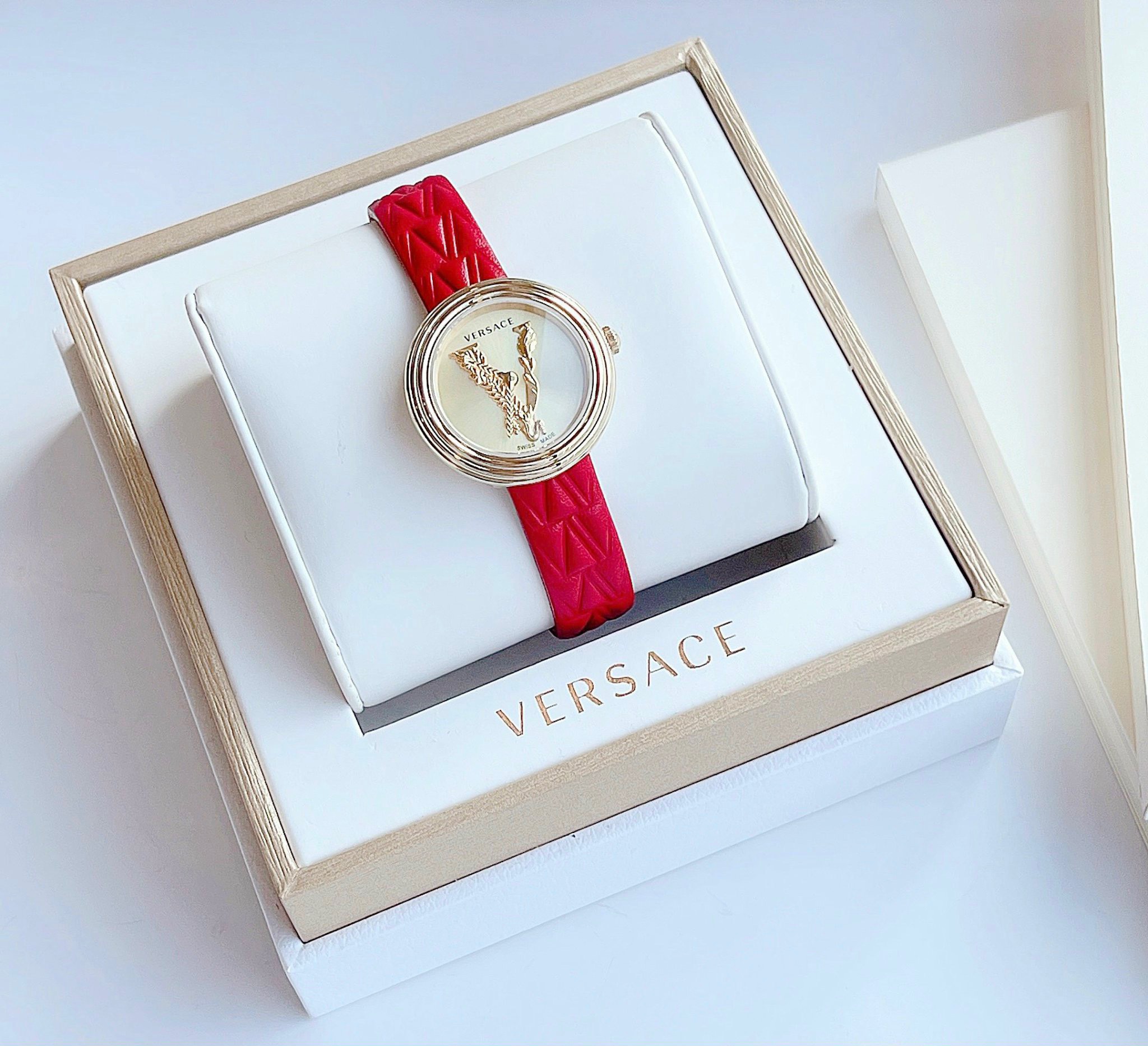 (ĐỒNG HỒ NỮ) VERSACE VIRTUS MINI VET300521 28mm