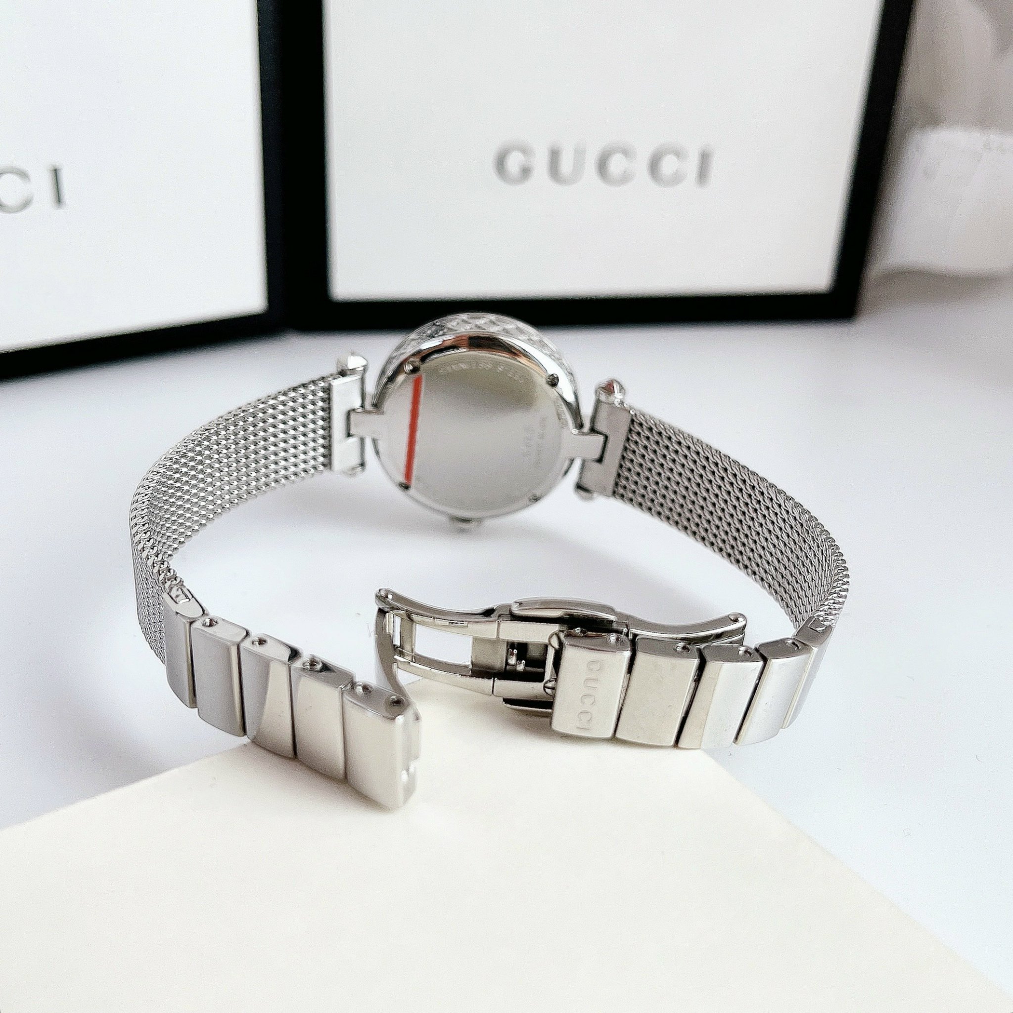 Ảnh 3 của ĐỒNG HỒ NỮ Gucci Diamantissima Mother of Pearl Ladies YA141504, 27mm