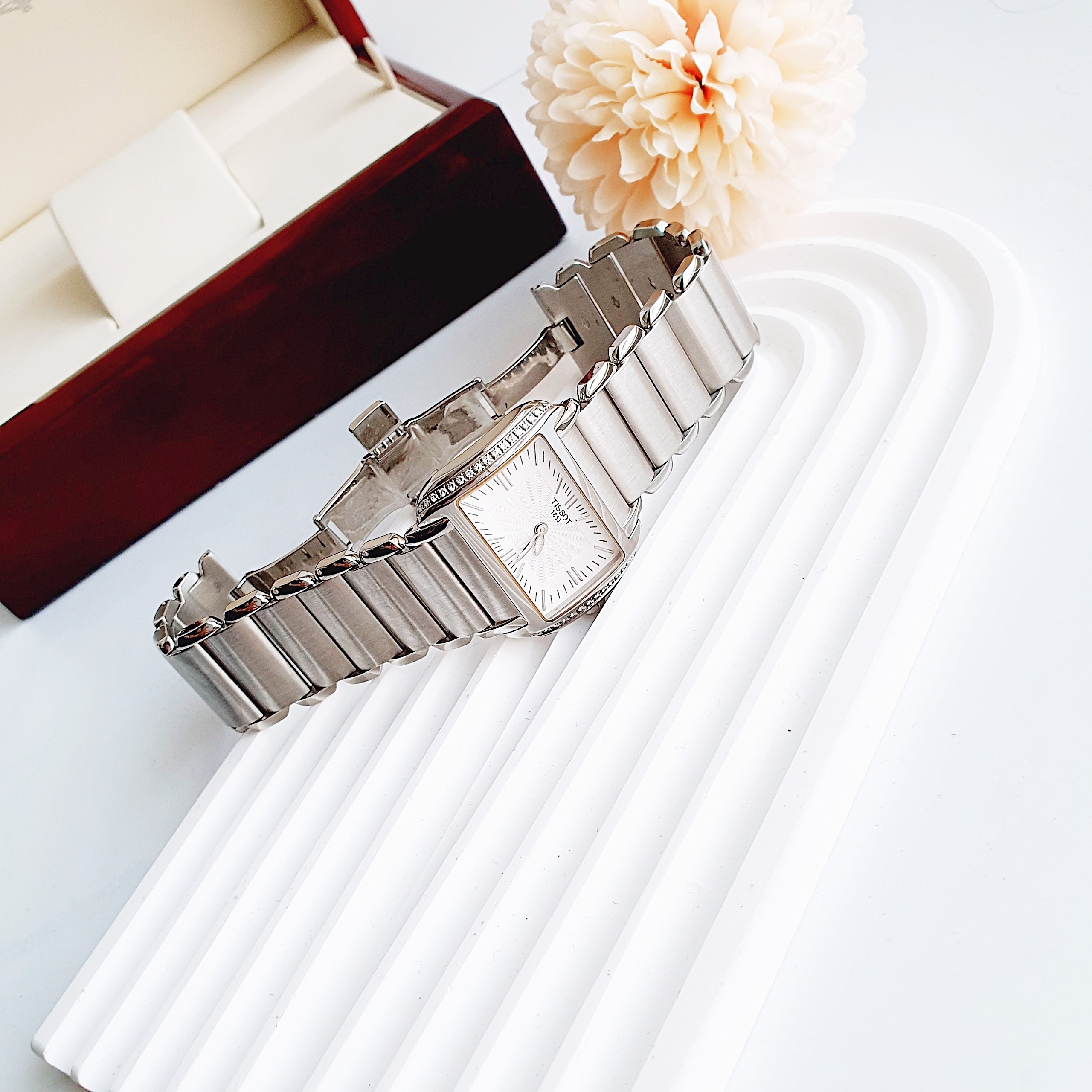 Ảnh 5 của (ĐỒNG HỒ NỮ) Tissot T-Wave white dial T023.309.11.031.01 Watch 31.6mm X 20.2mm