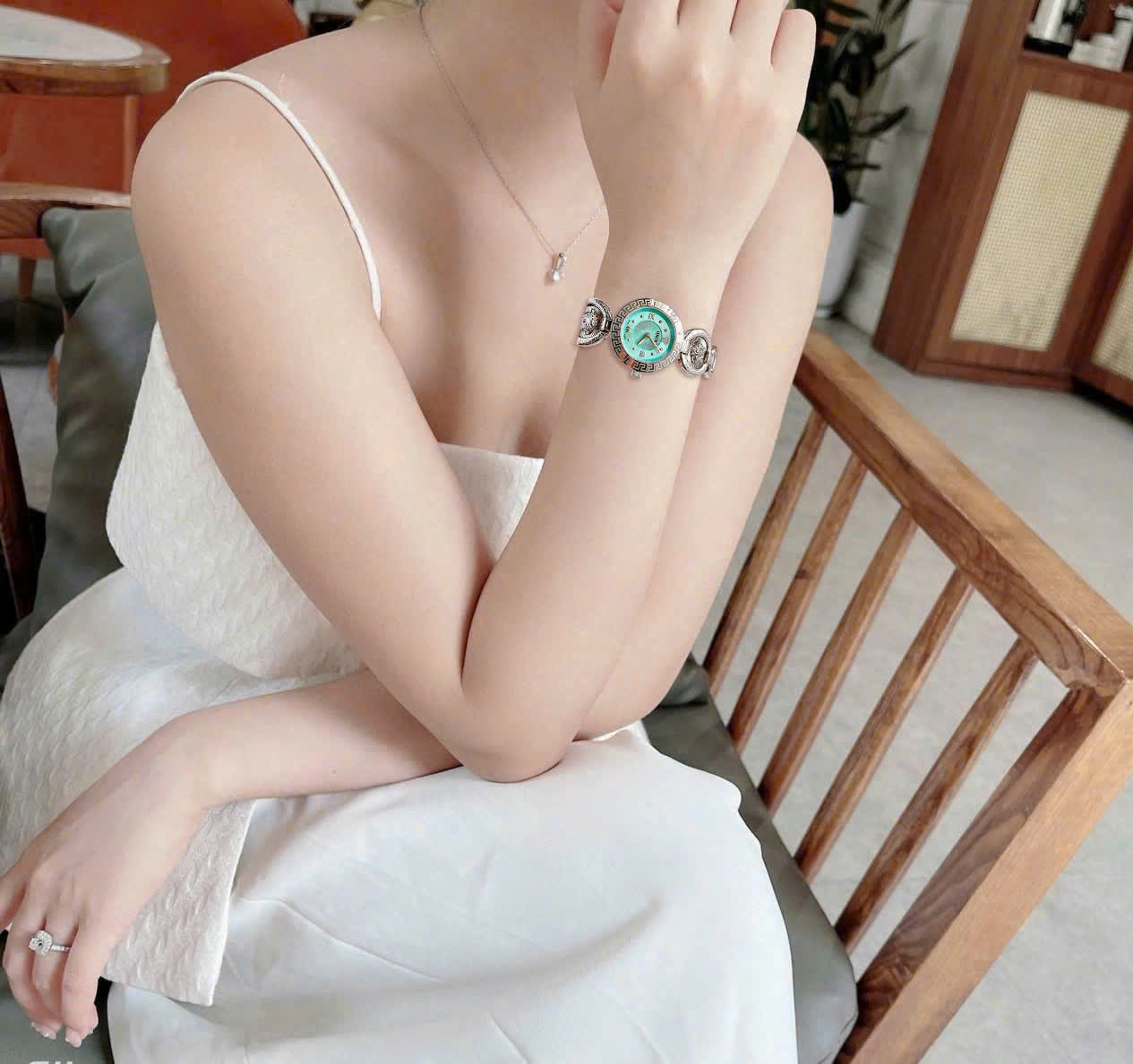 Ảnh 8 của (ĐỒNG HỒ NỮ ) Versace Greca Jewel Turquoise Watch 28mm VEWCA0324