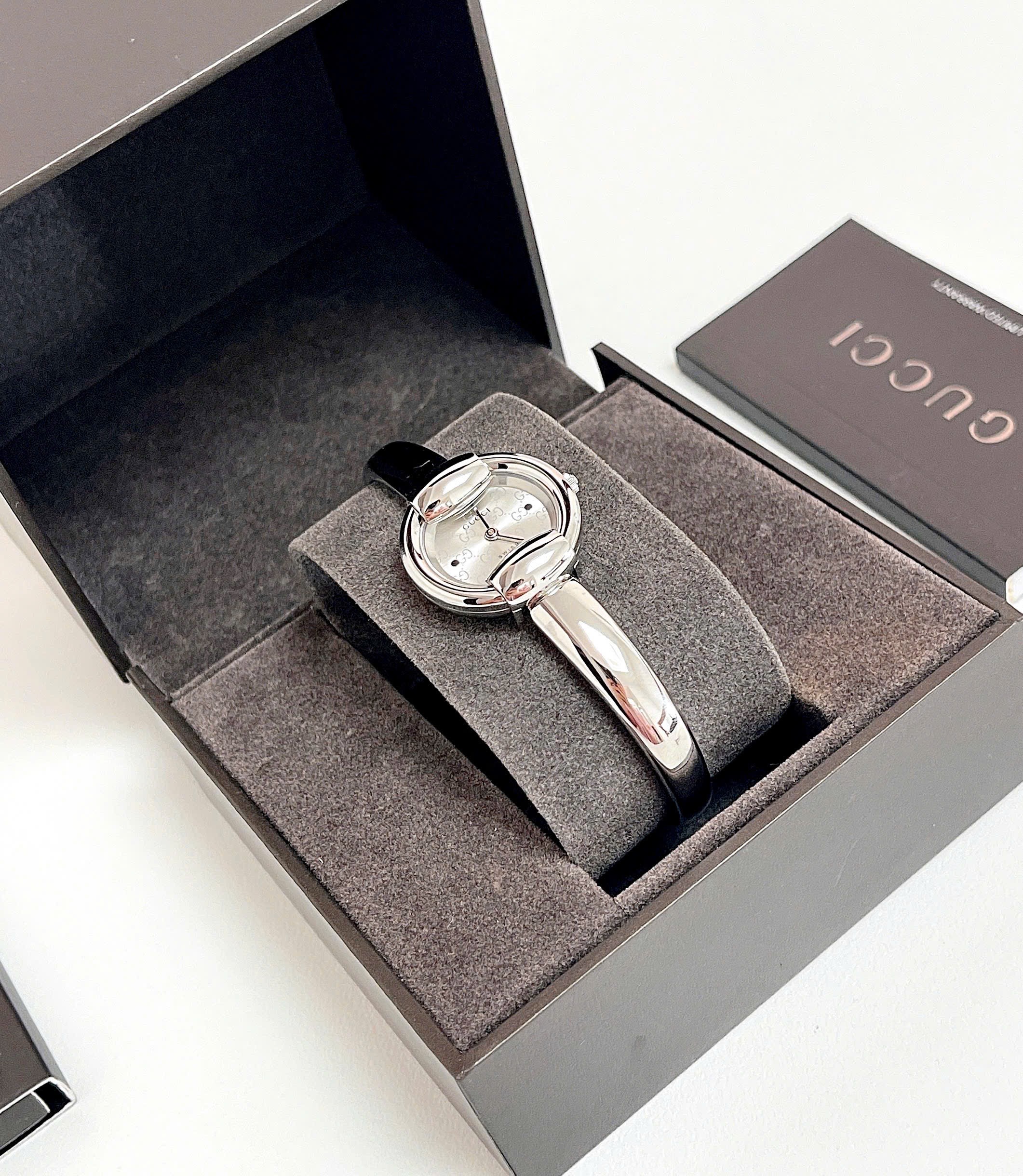Ảnh 3 của (ĐỒNG HỒ NỮ) Gucci YA014512 Women's 1400 Series 25 MM Quartz White Silver