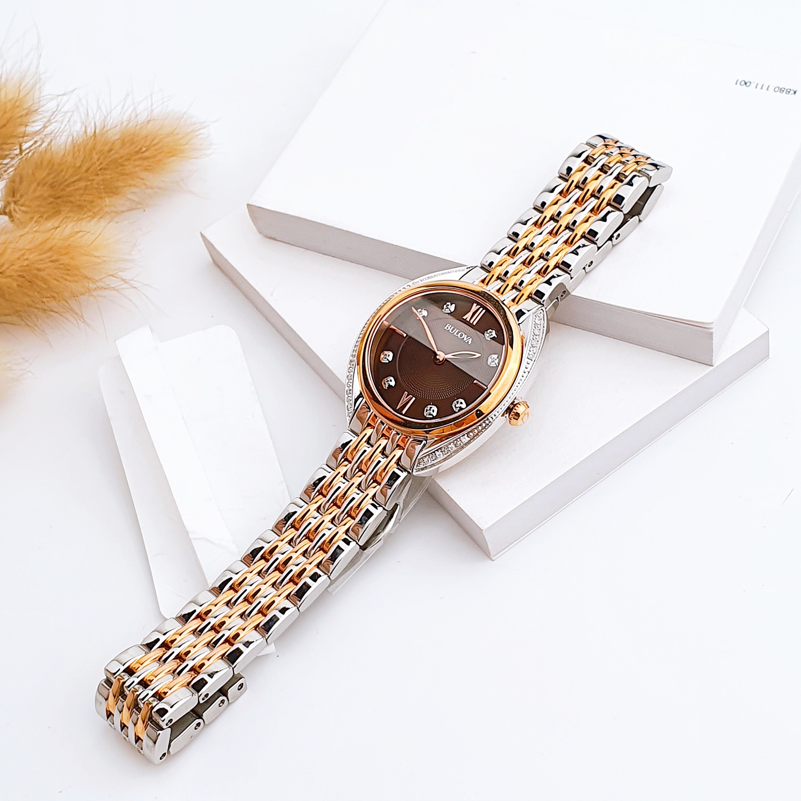 Ảnh 3 của (ĐỒNG HỒ NỮ) Bulova Curved Diamond Watch 98R230 30mm