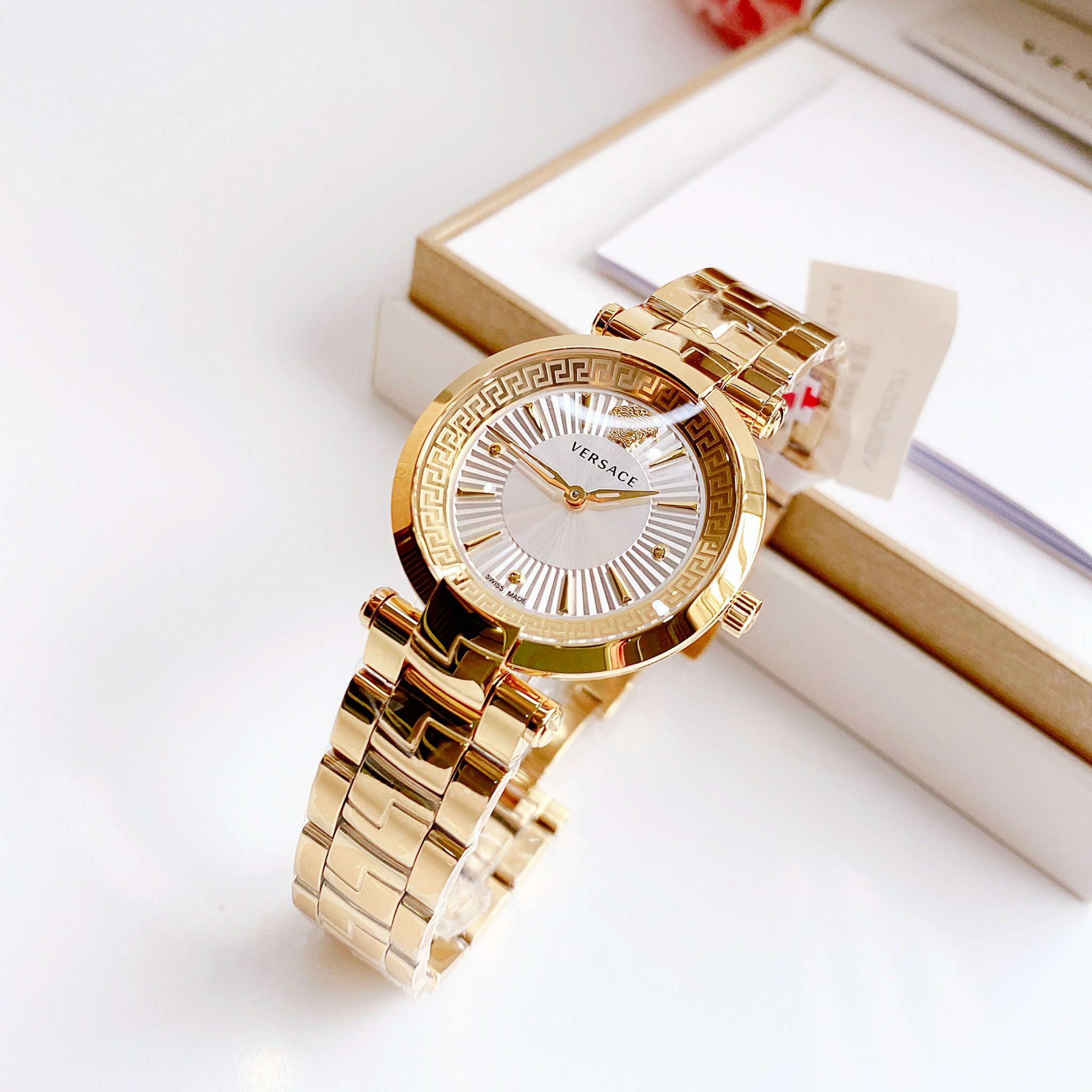 Ảnh 3 của Đồng hồ Nữ Versace Revive VE2L00521 White dial Watch 35MM