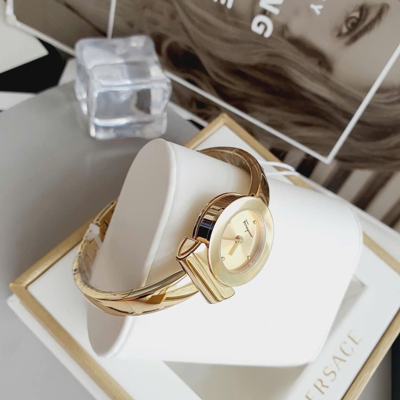 Ảnh 6 của ( ĐỒNG HỒ NỮ )  Salvatore Ferragamo FQ5100017 Gancino Quartz Gold Dial 22 mm